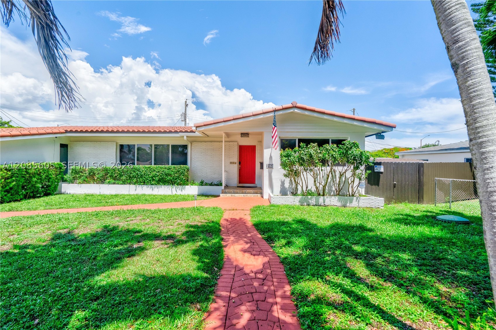 North Miami Beach photo 1