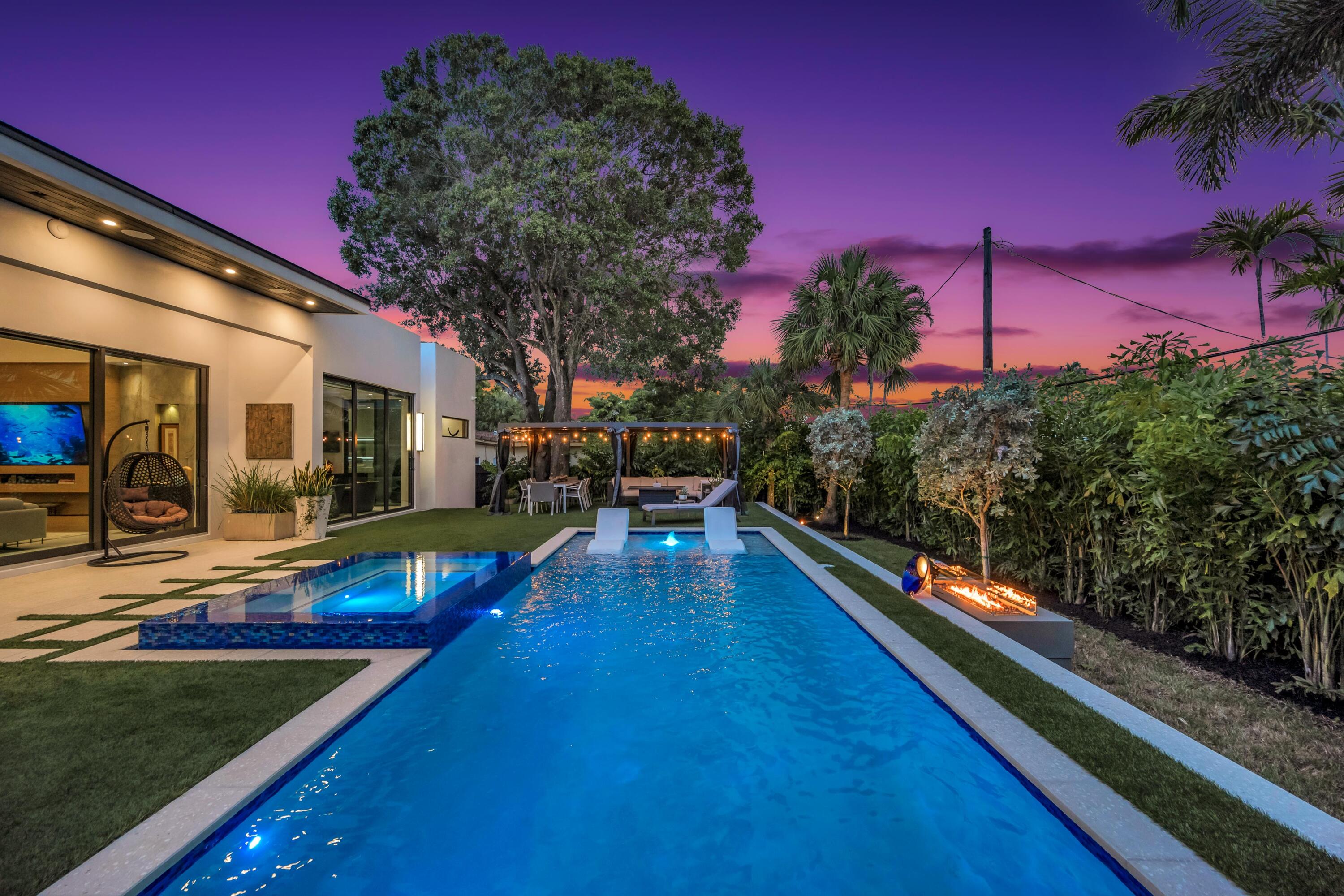 Wilton Manors photo 2