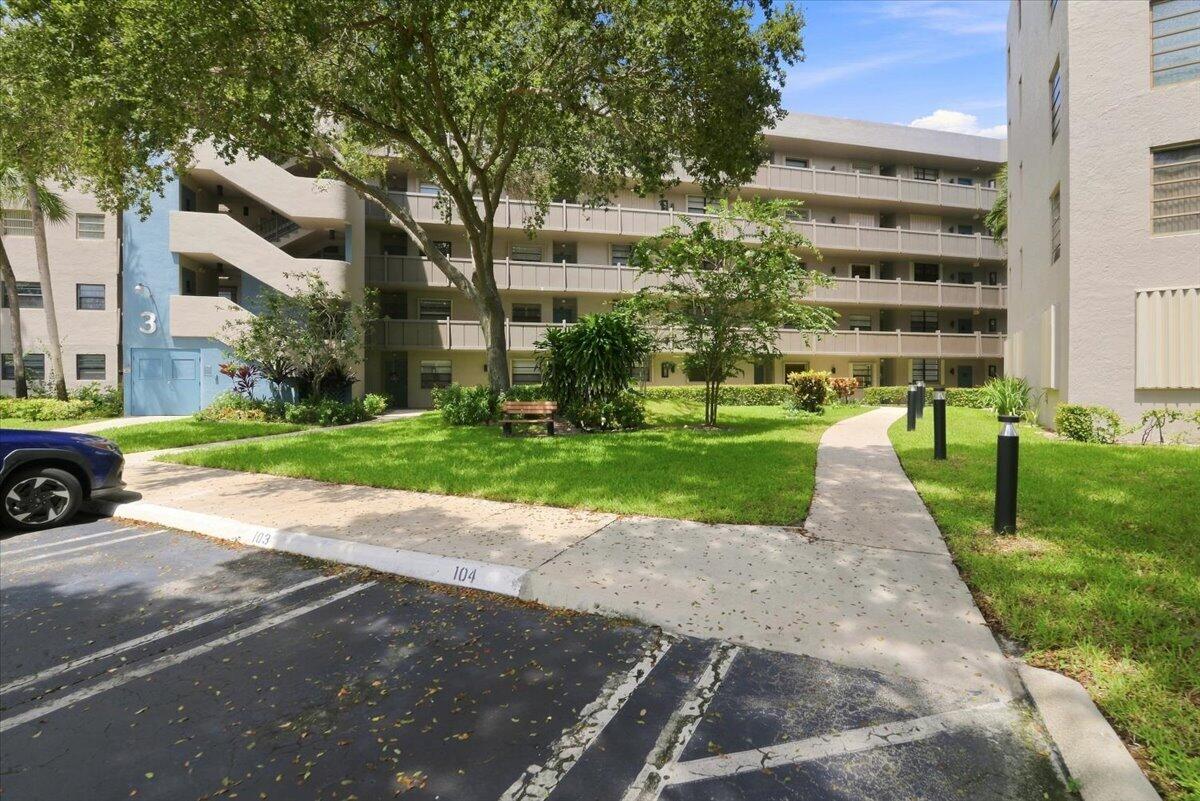 Pembroke Pines photo 2