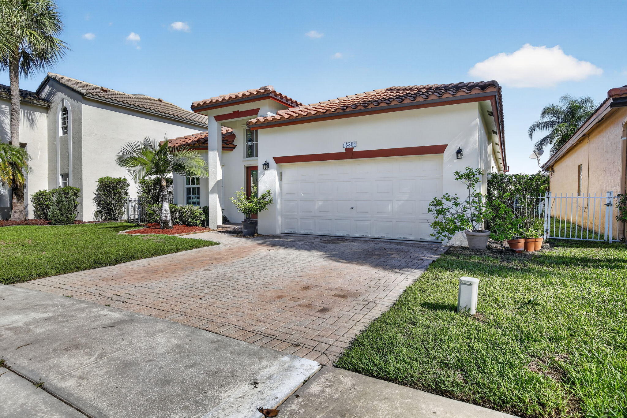 Pembroke Pines photo 3