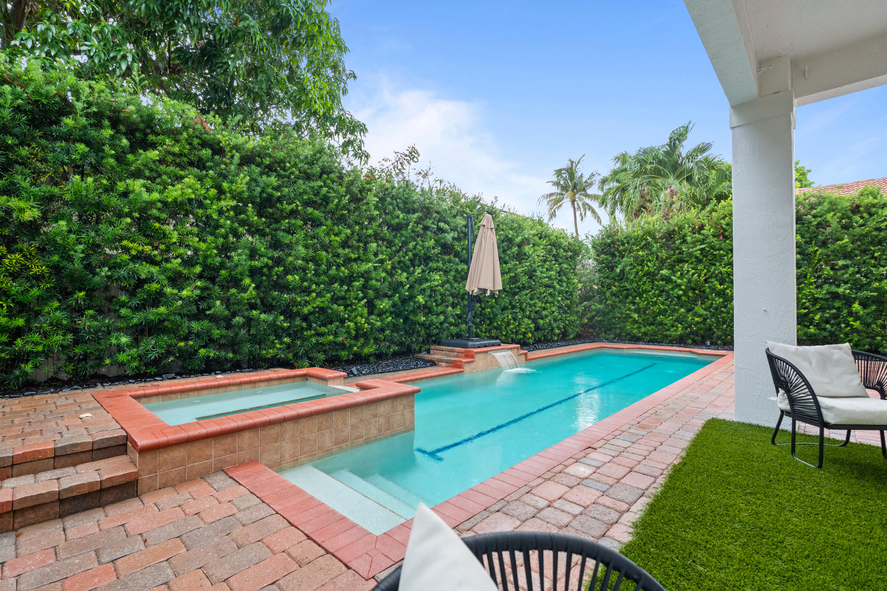 Pembroke Pines photo 3