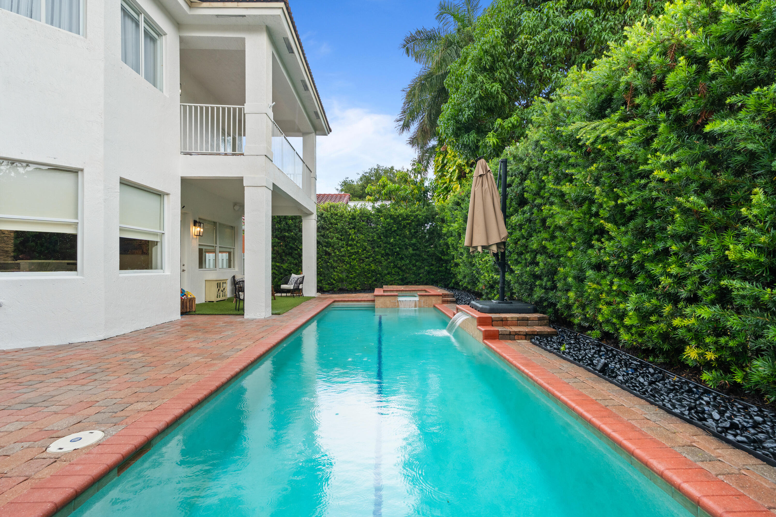 Pembroke Pines photo 4