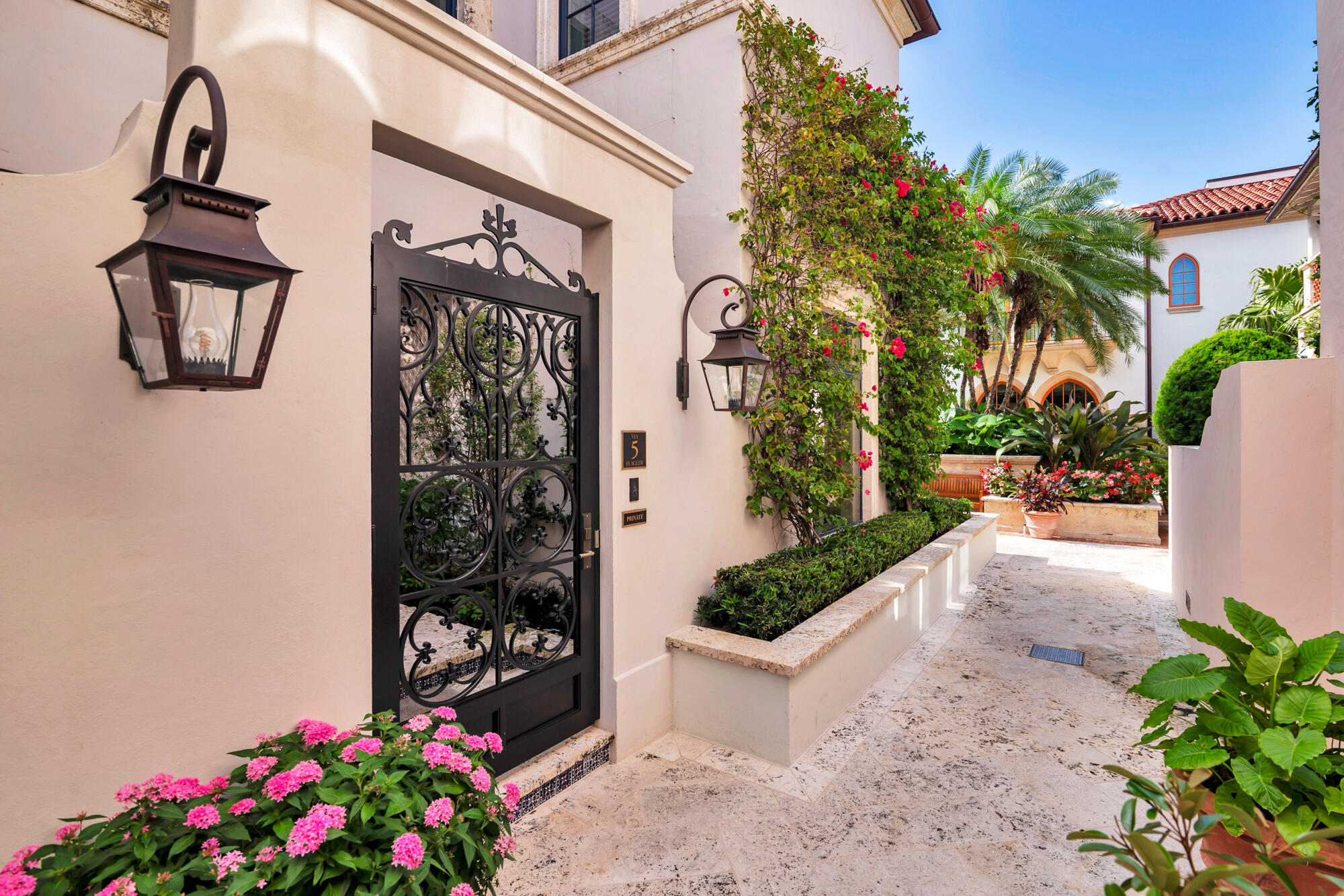 Palm Beach photo 2