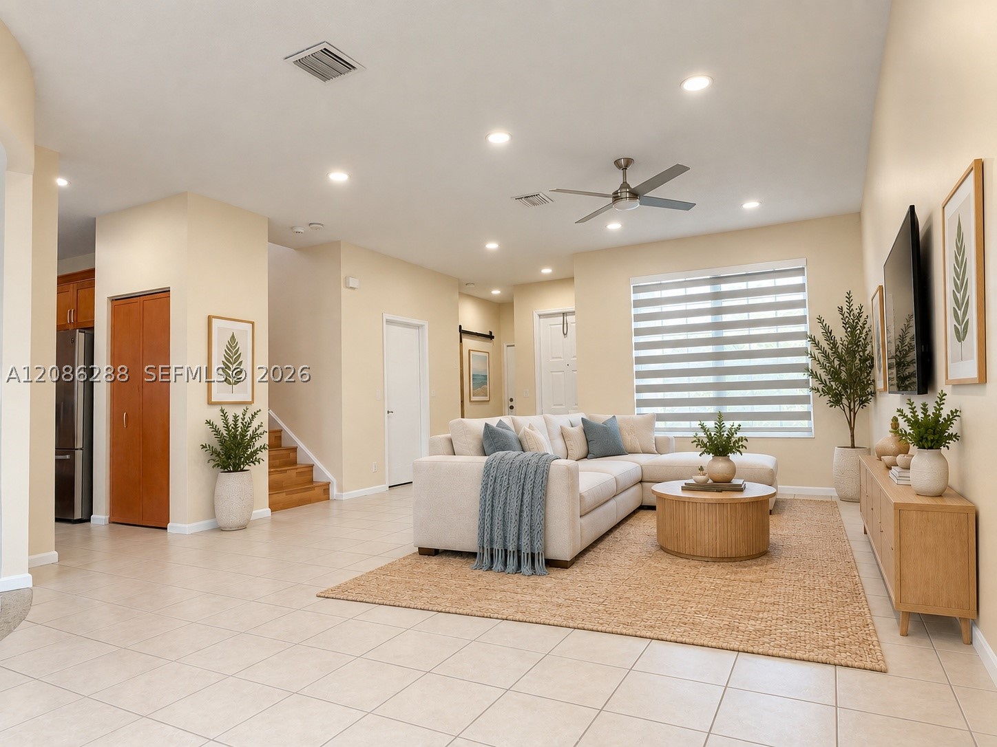 Miramar photo 3