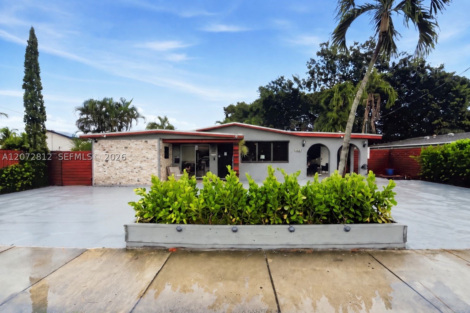 Wilton Manors photo 2
