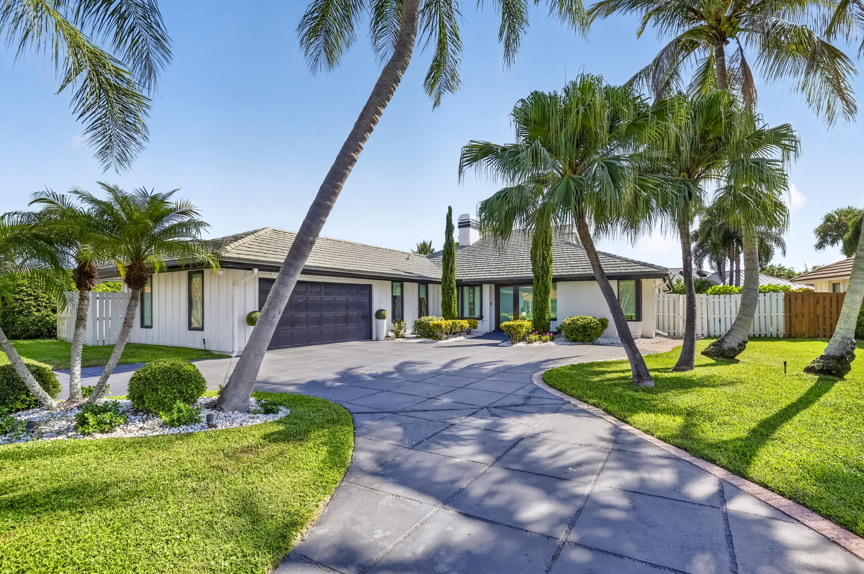 Palm Beach Gardens photo 2