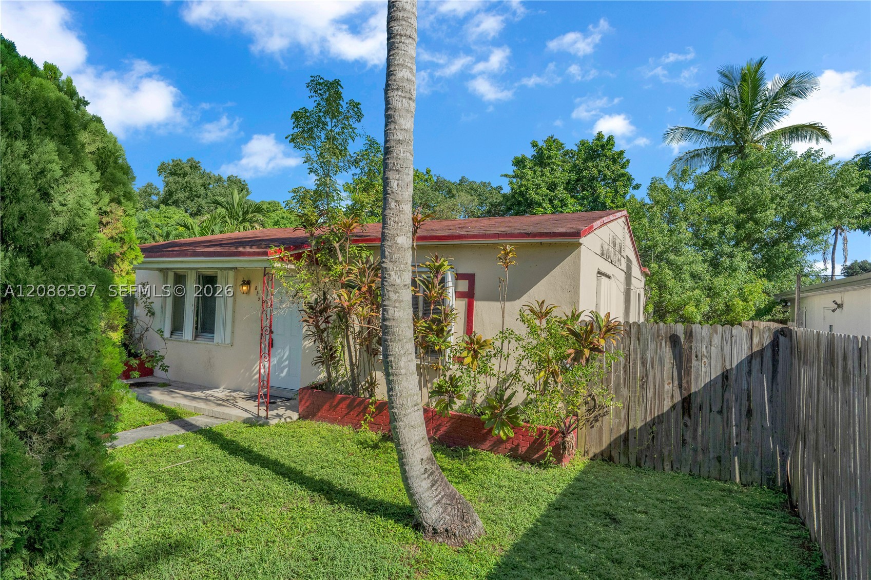North Miami photo 4