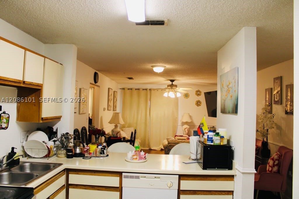 Miramar photo 3