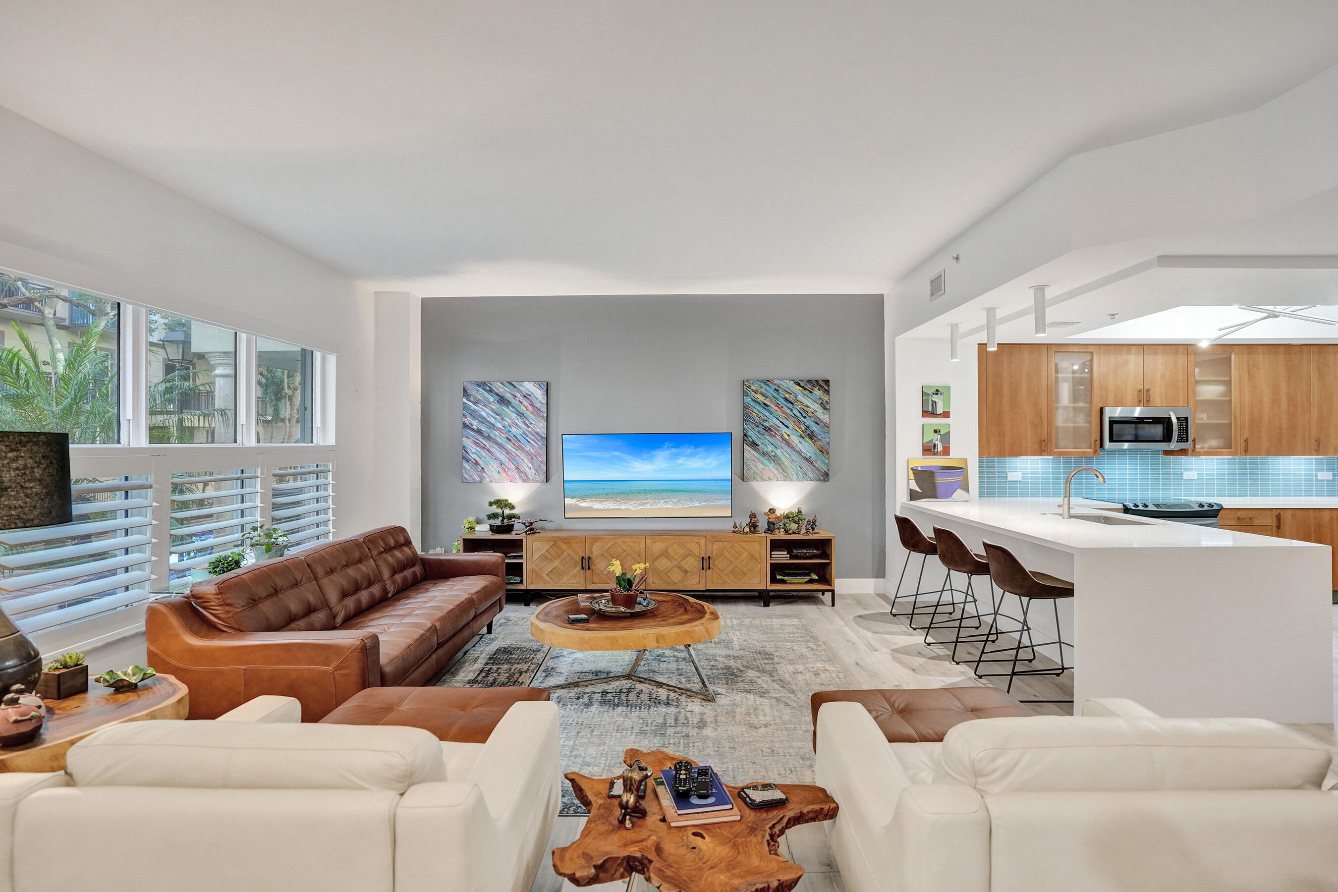 Wilton Manors photo 2