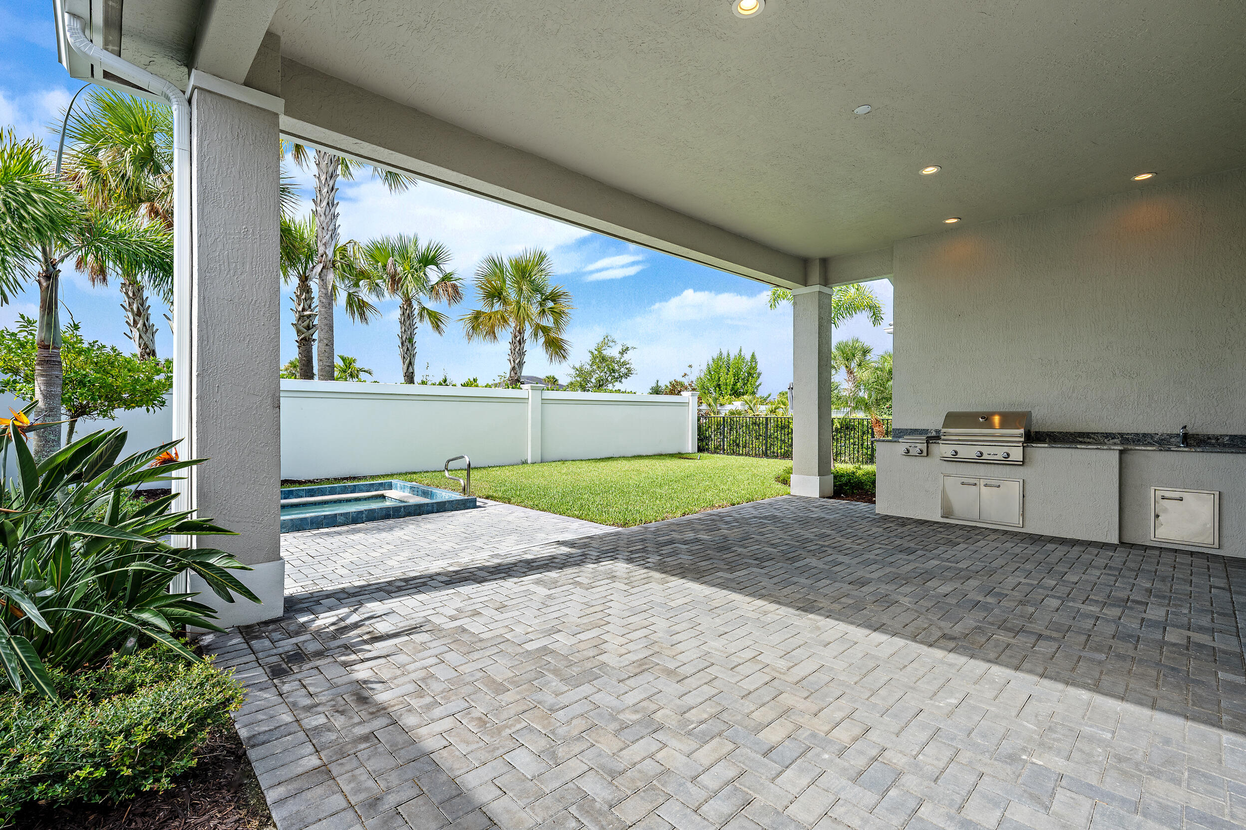 Palm Beach Gardens photo 3