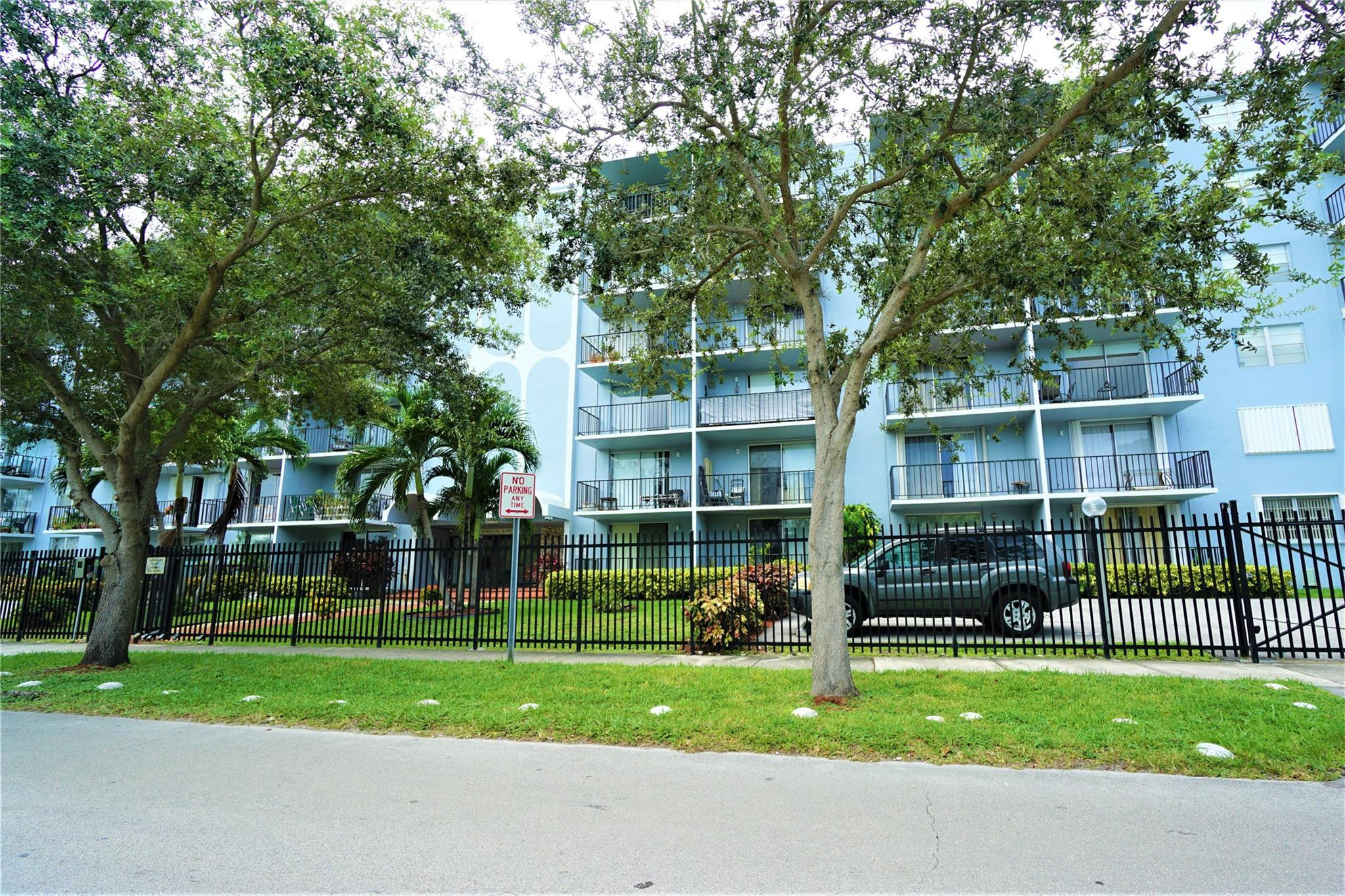 North Miami photo 3