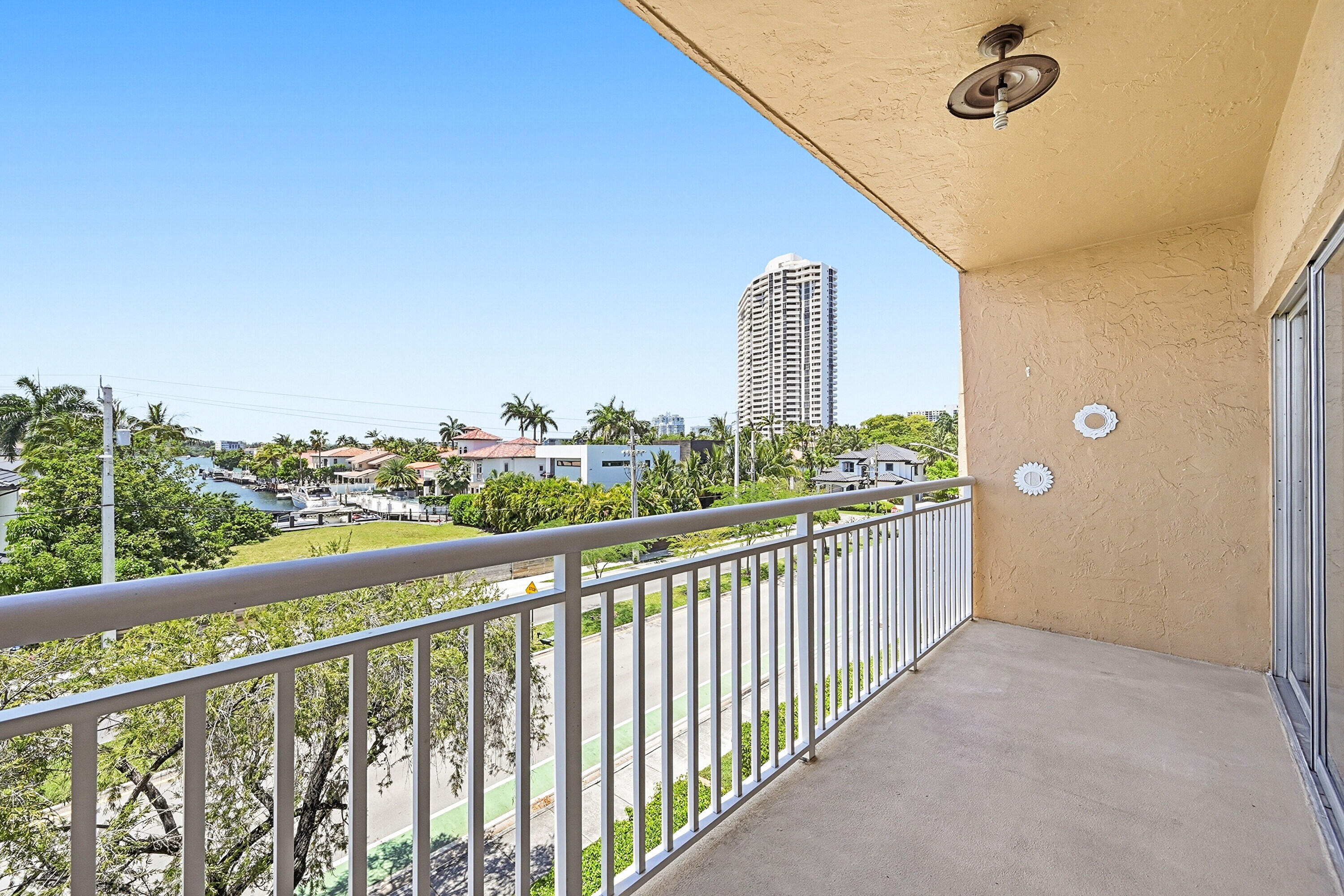 North Miami Beach photo 5