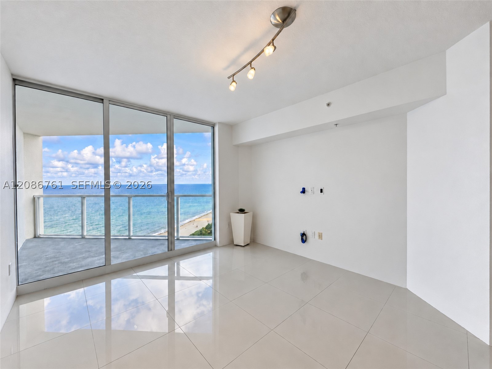 Sunny Isles Beach photo 2