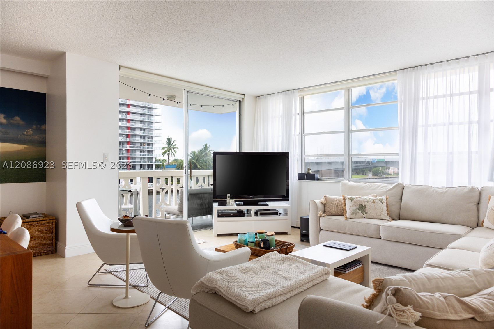 Hallandale Beach photo 3