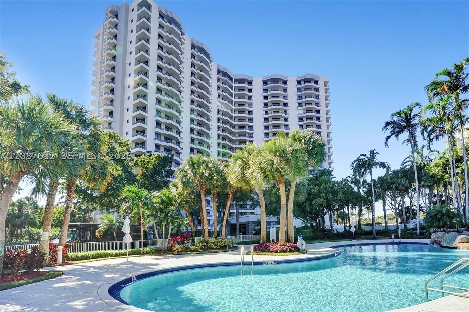 Aventura photo 2