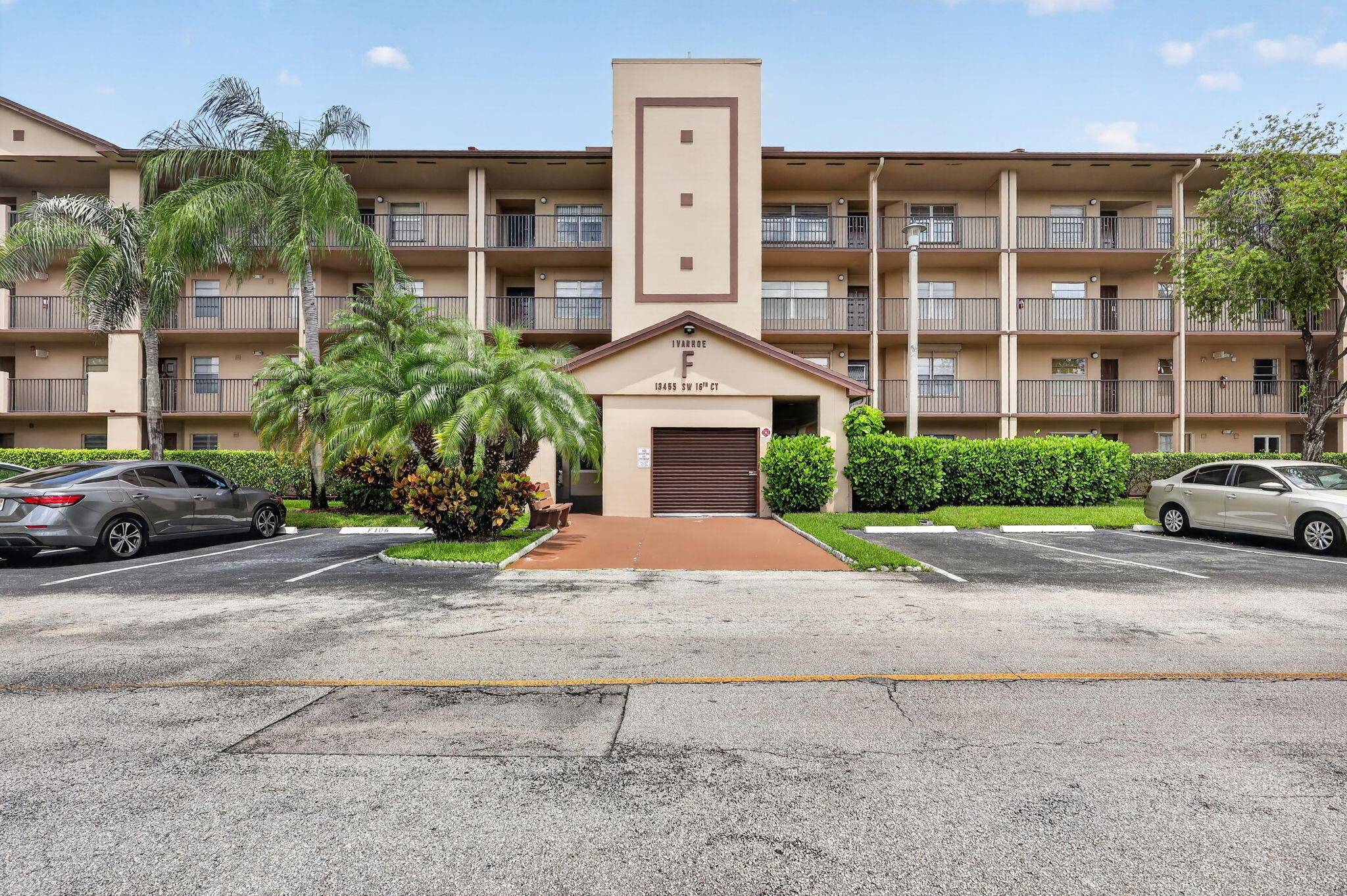 Pembroke Pines photo 2