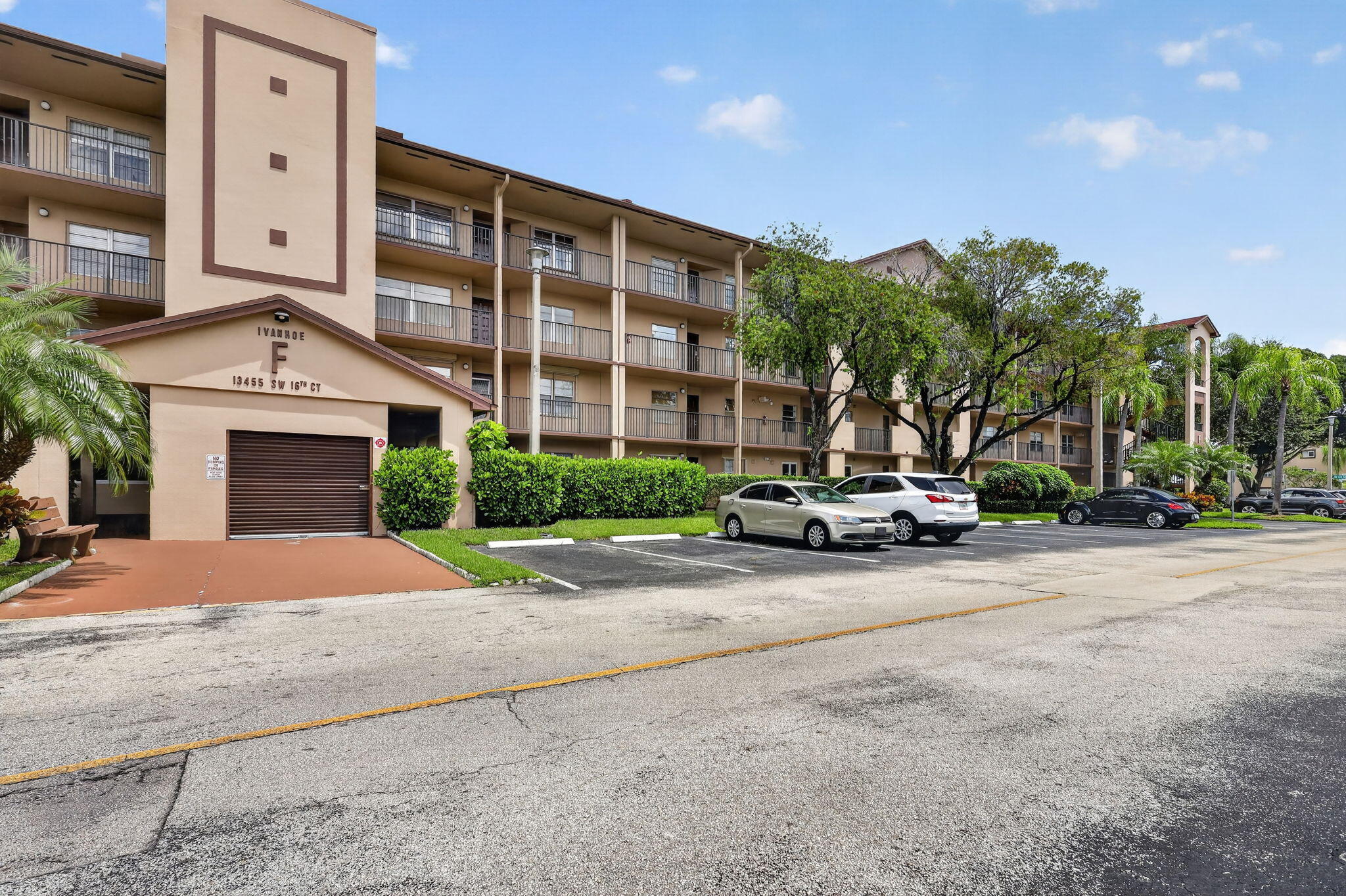 Pembroke Pines photo 3