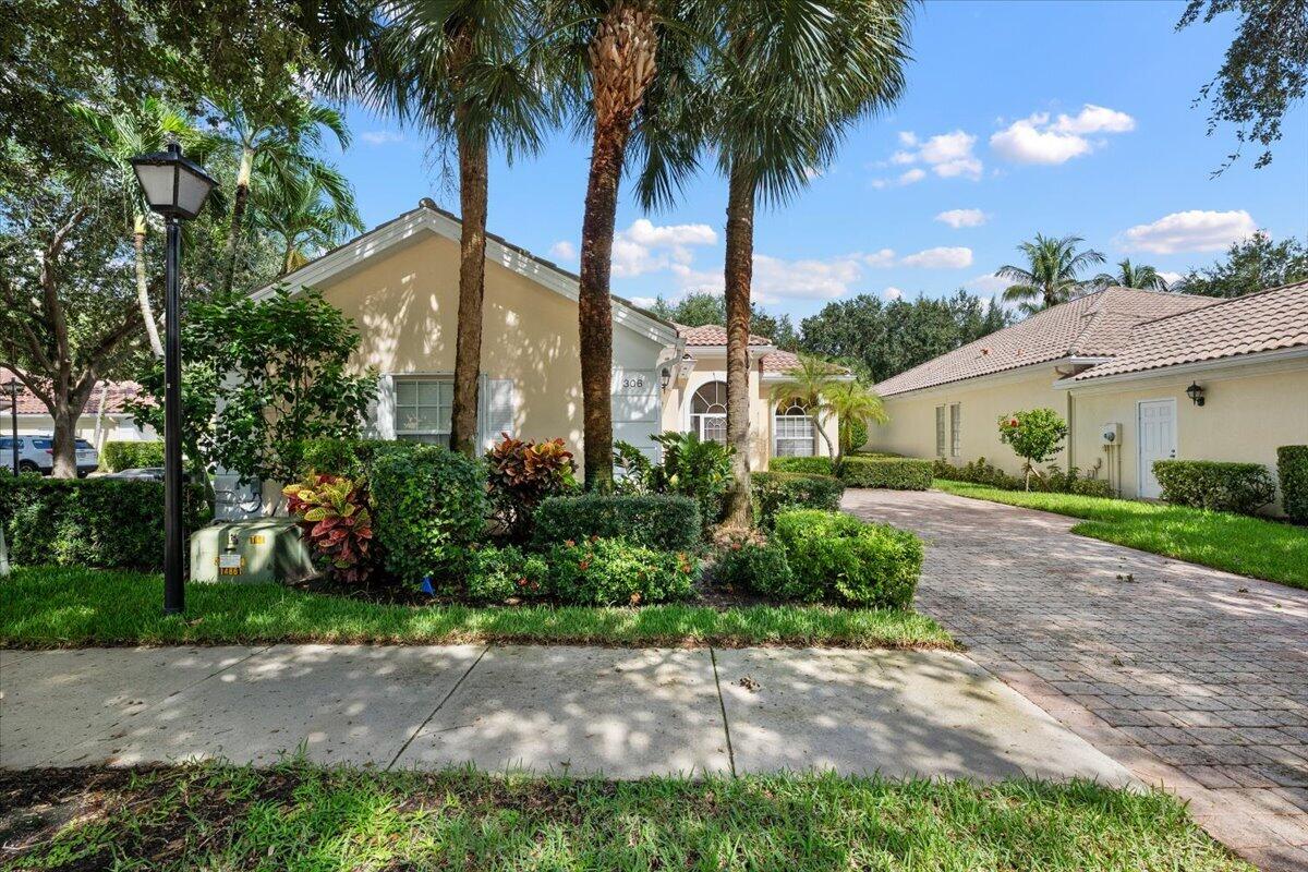 Palm Beach Gardens photo 2