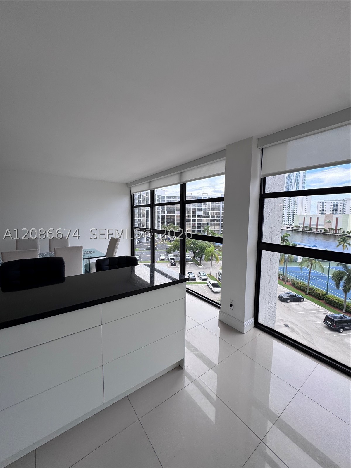 Hallandale Beach photo 2