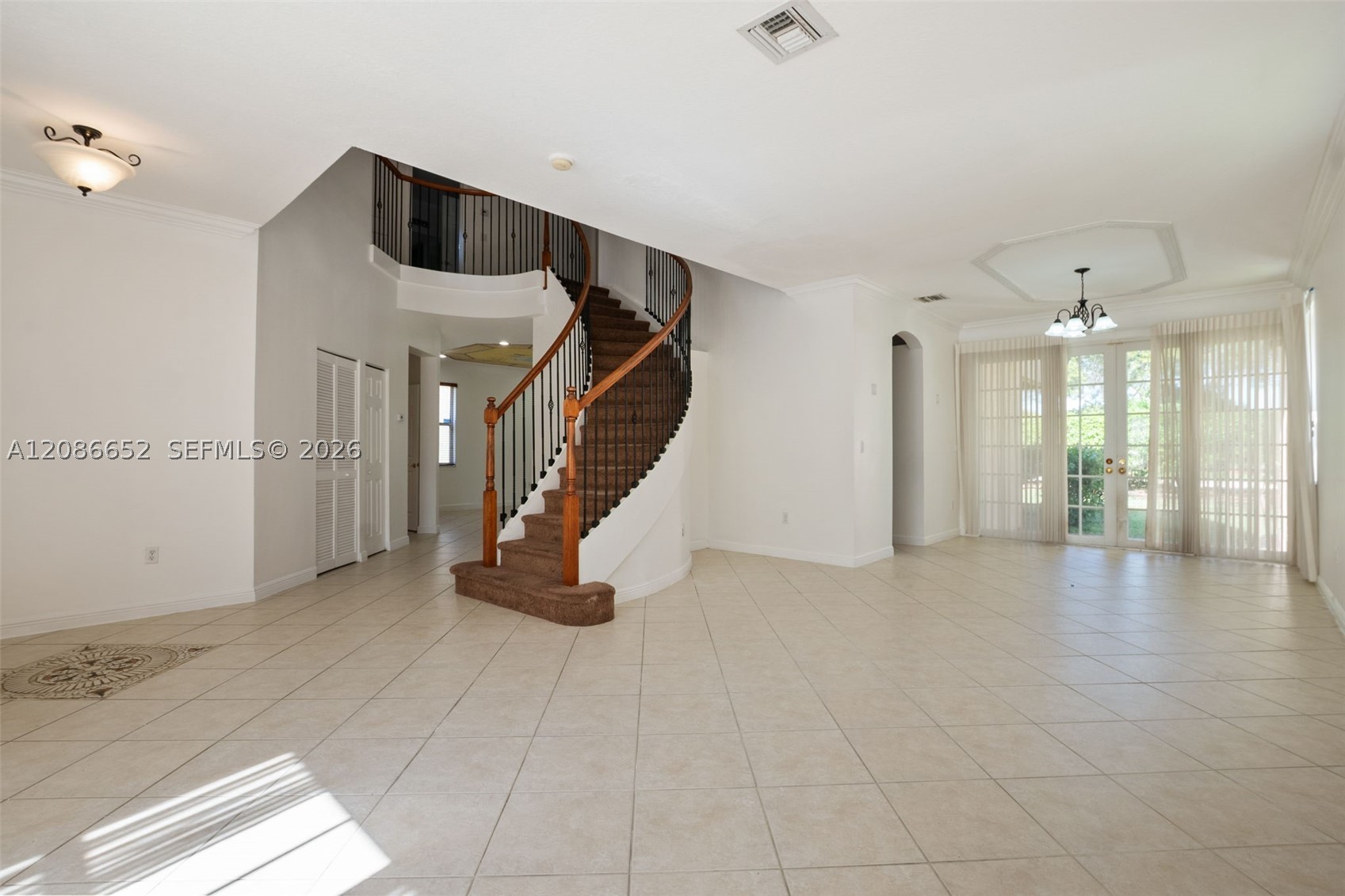 Miramar photo 5