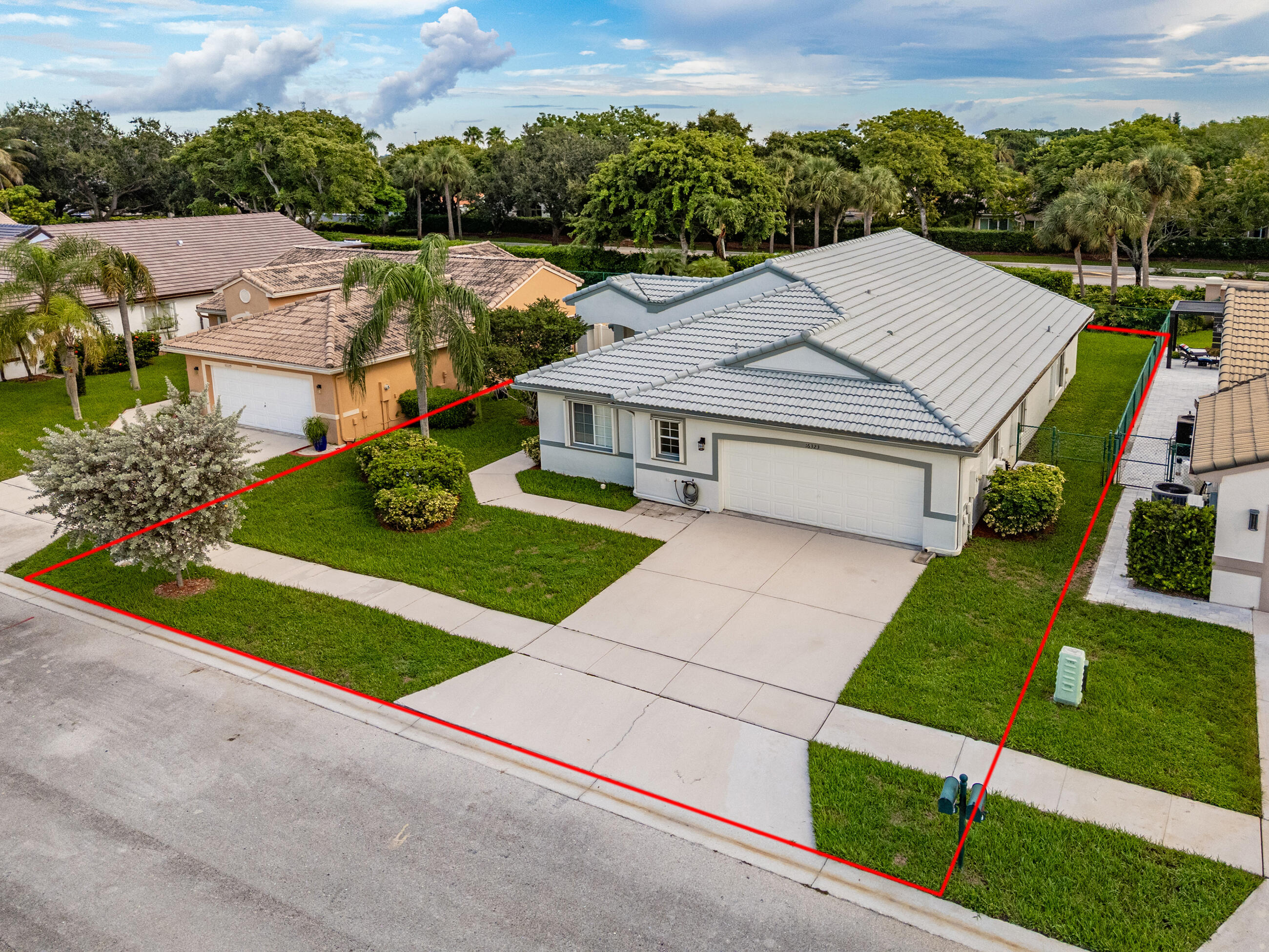 Pembroke Pines photo 4