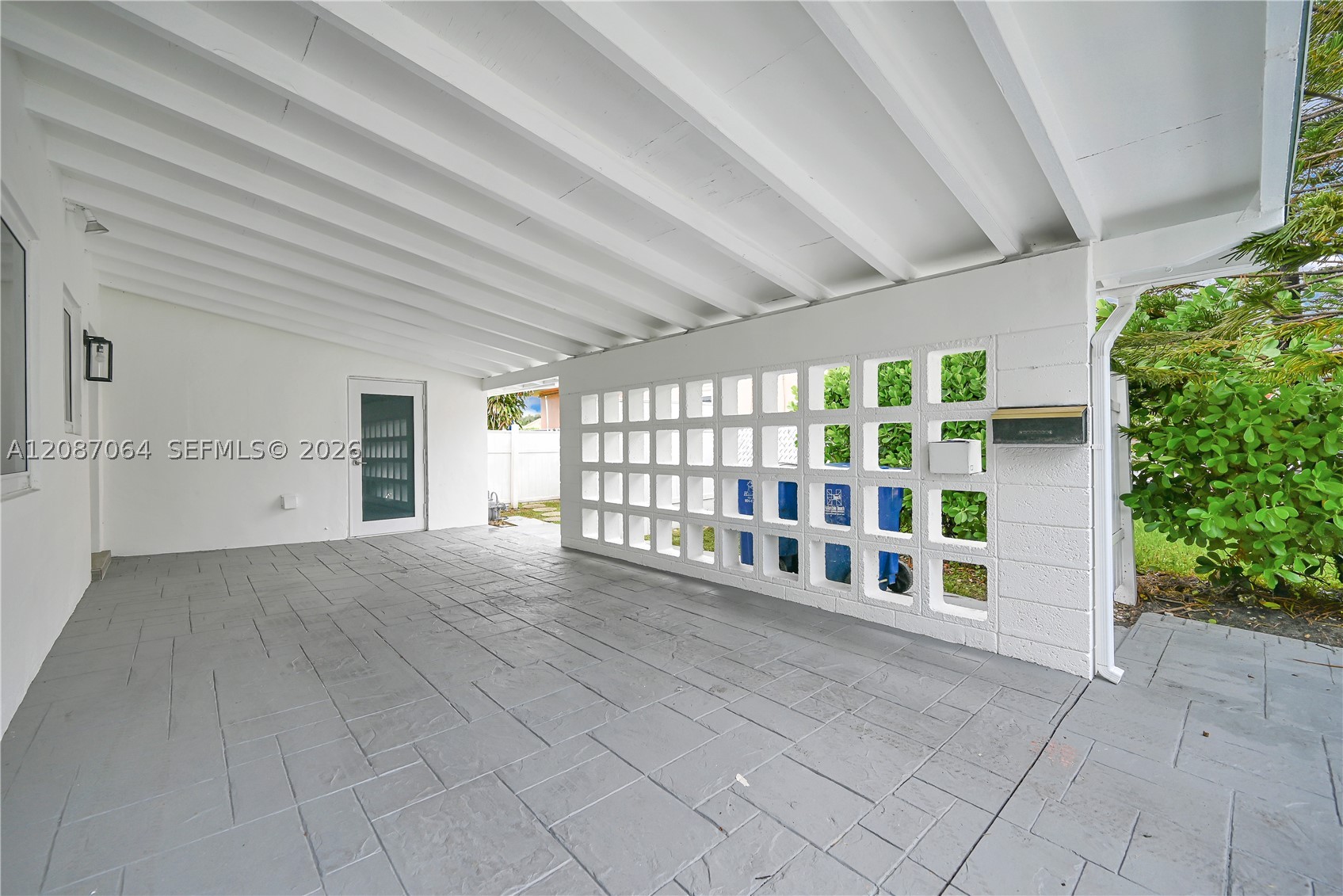 Hallandale Beach photo 4
