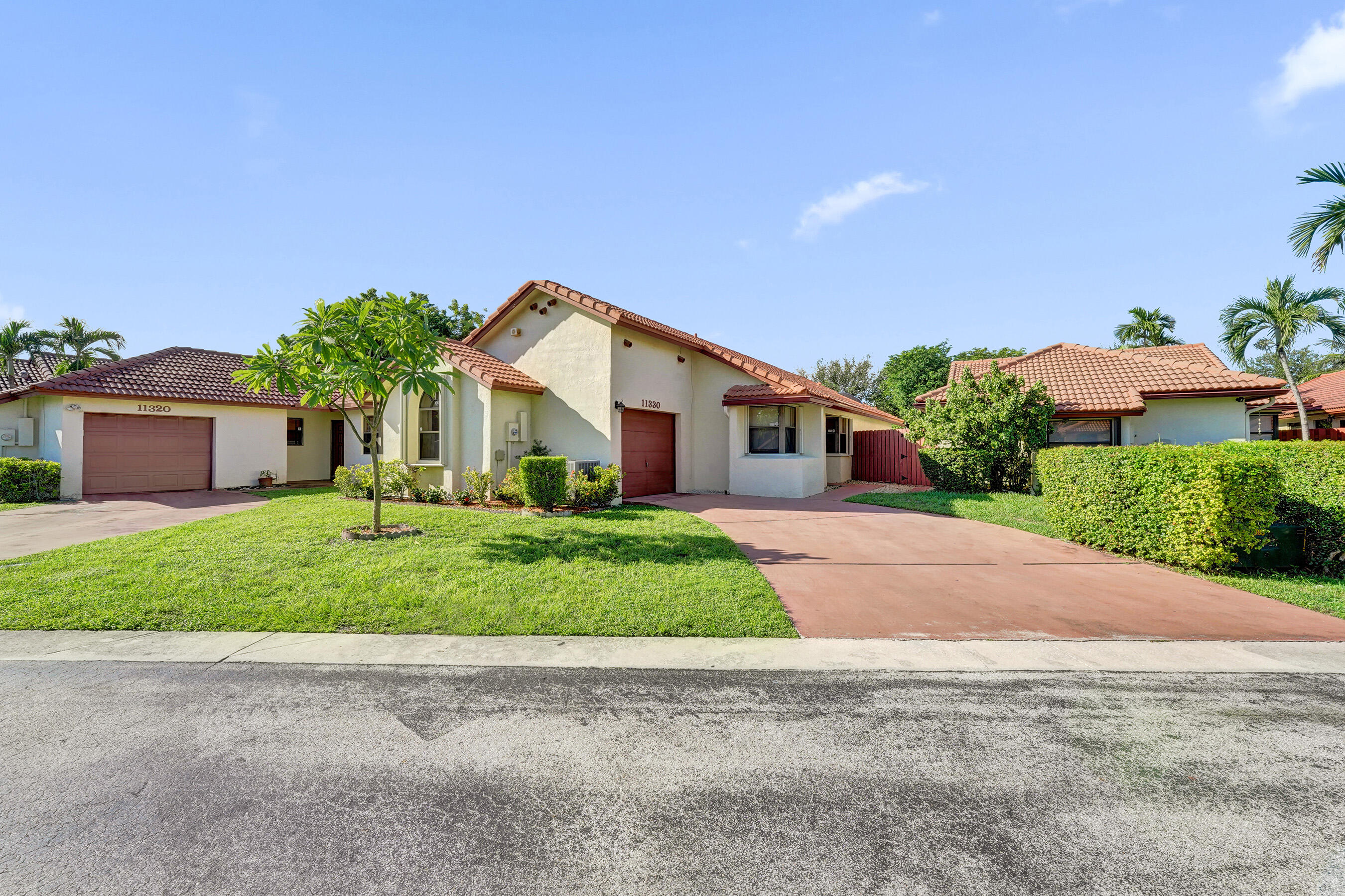 Pembroke Pines photo 3