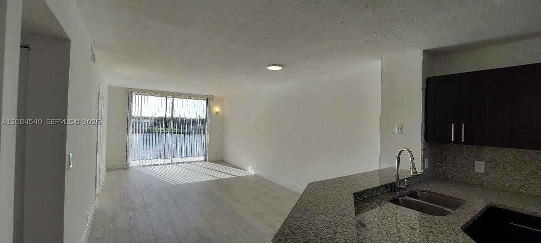 Miramar photo 5