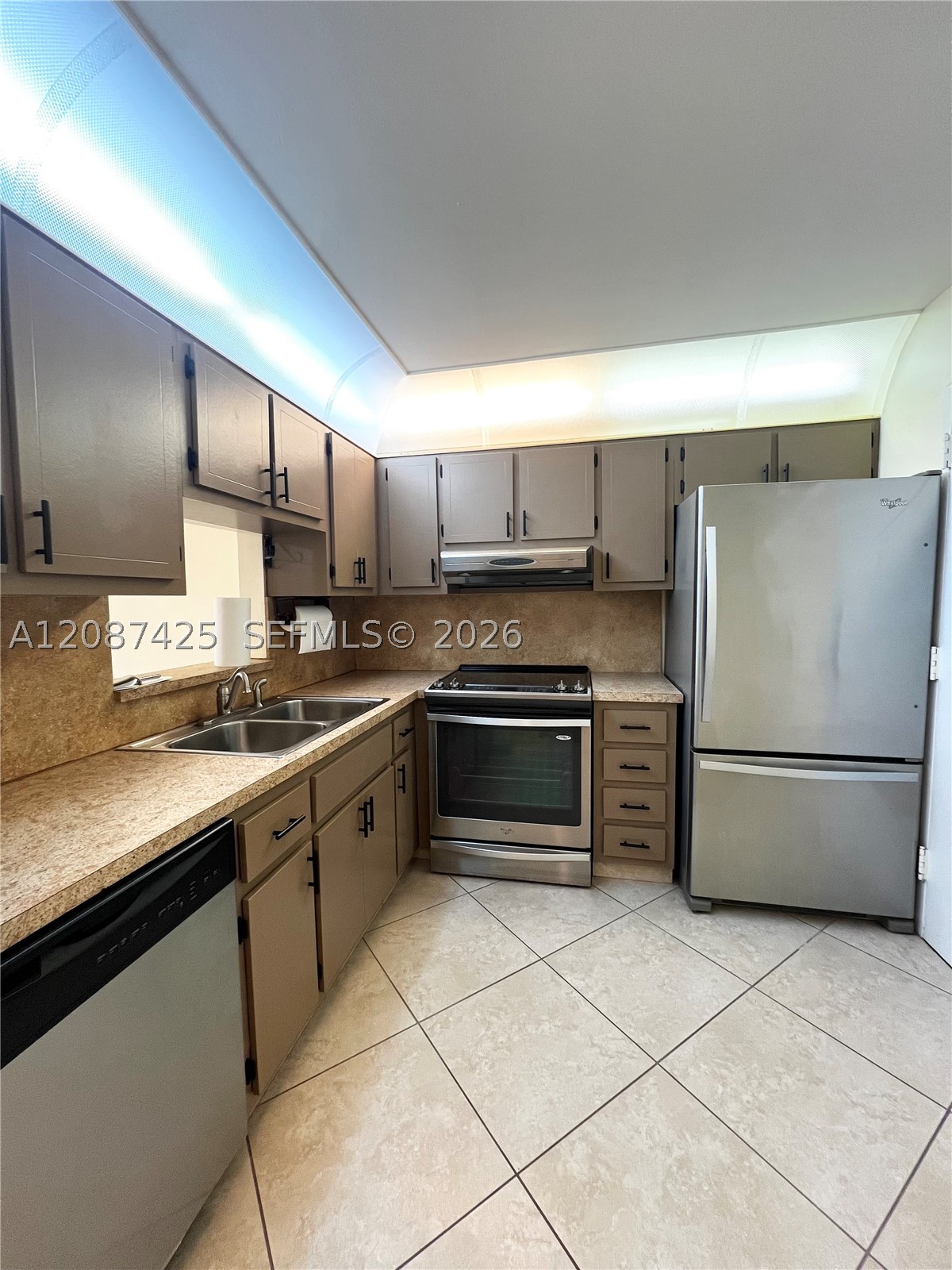 North Miami photo 4