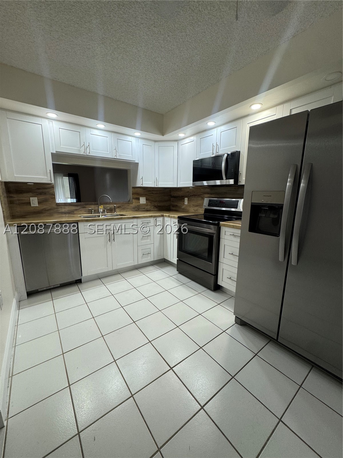 Pembroke Pines photo 3