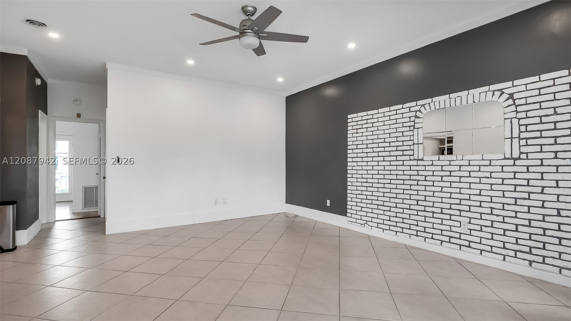 Wilton Manors photo 2