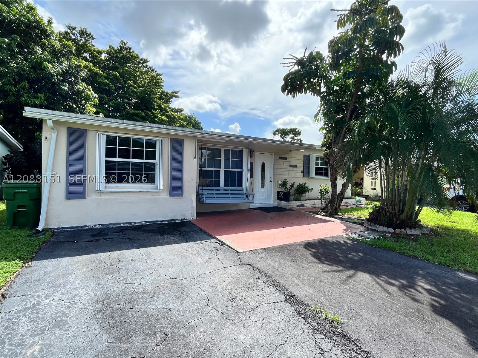 Pembroke Pines photo 2