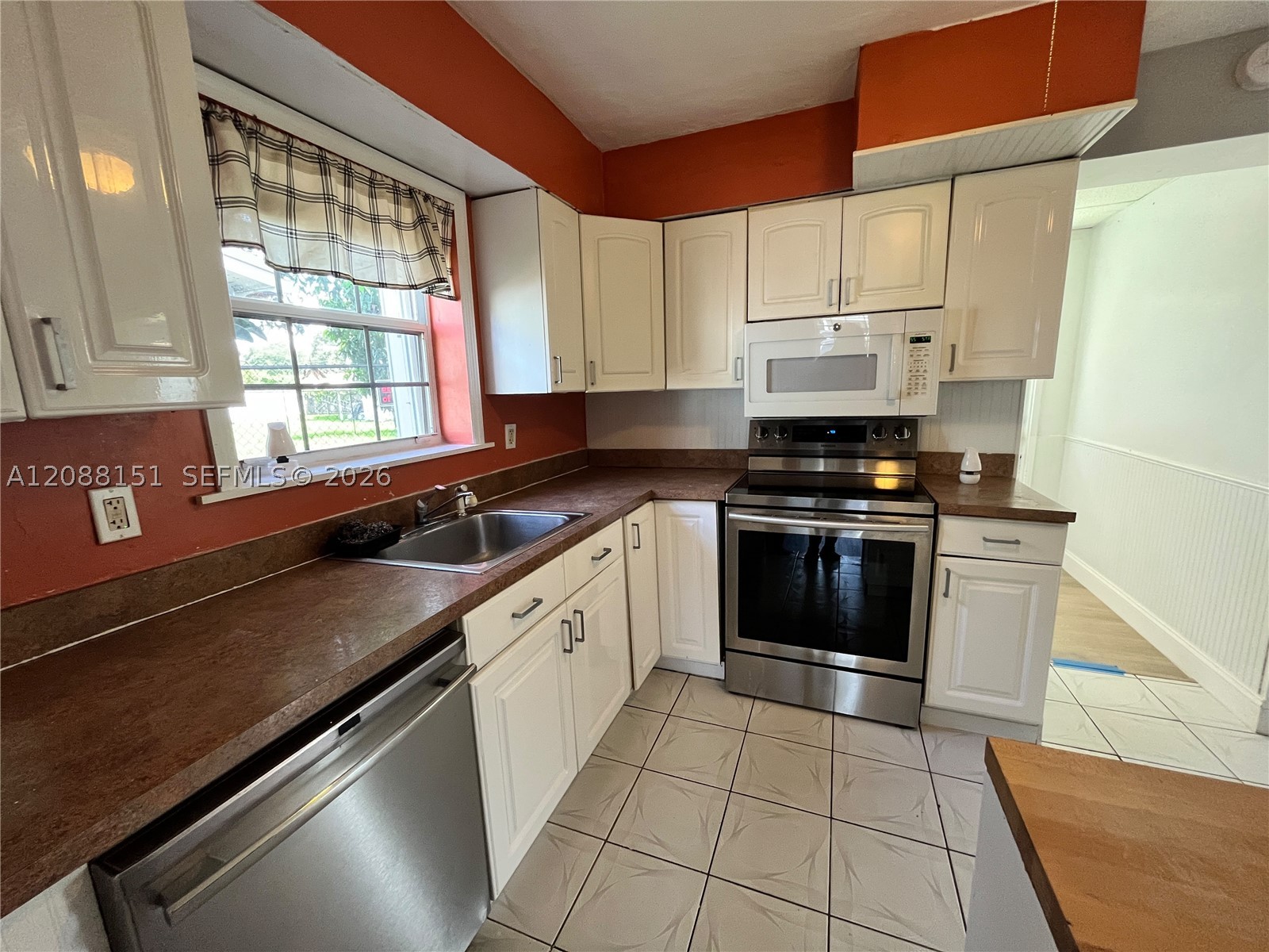 Pembroke Pines photo 3