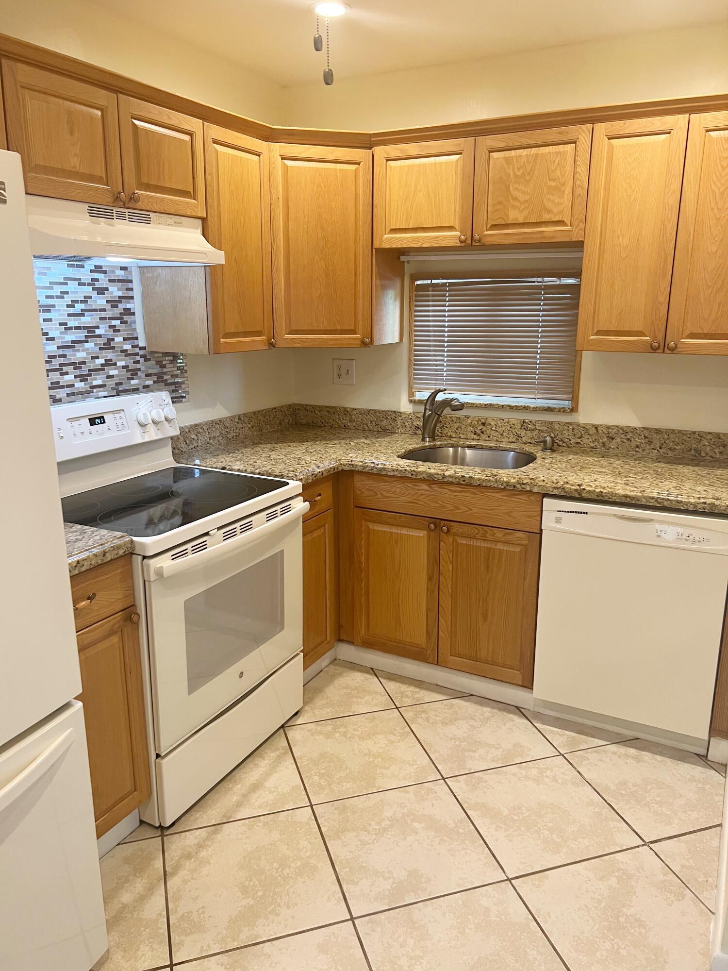 Pembroke Pines photo 4
