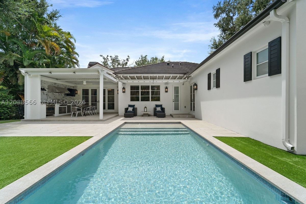South Miami photo 3