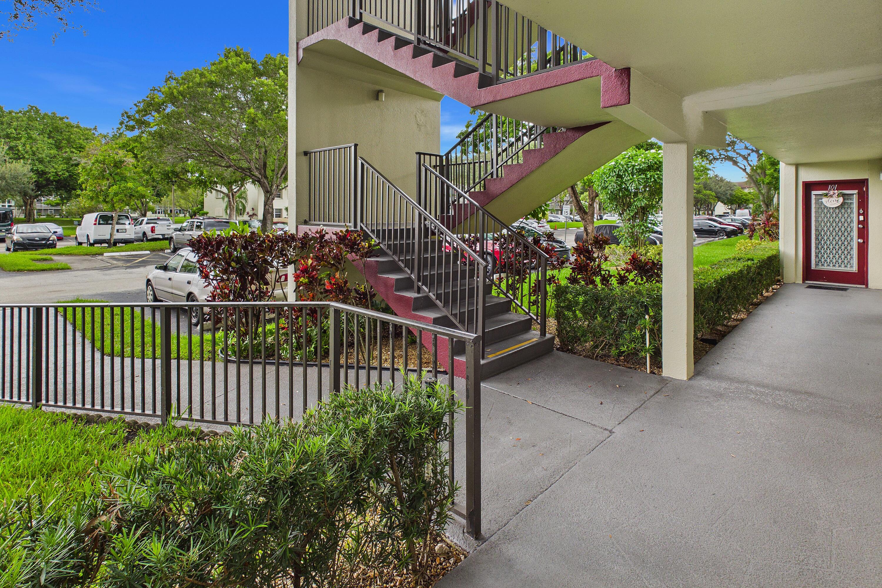 Pembroke Pines photo 3