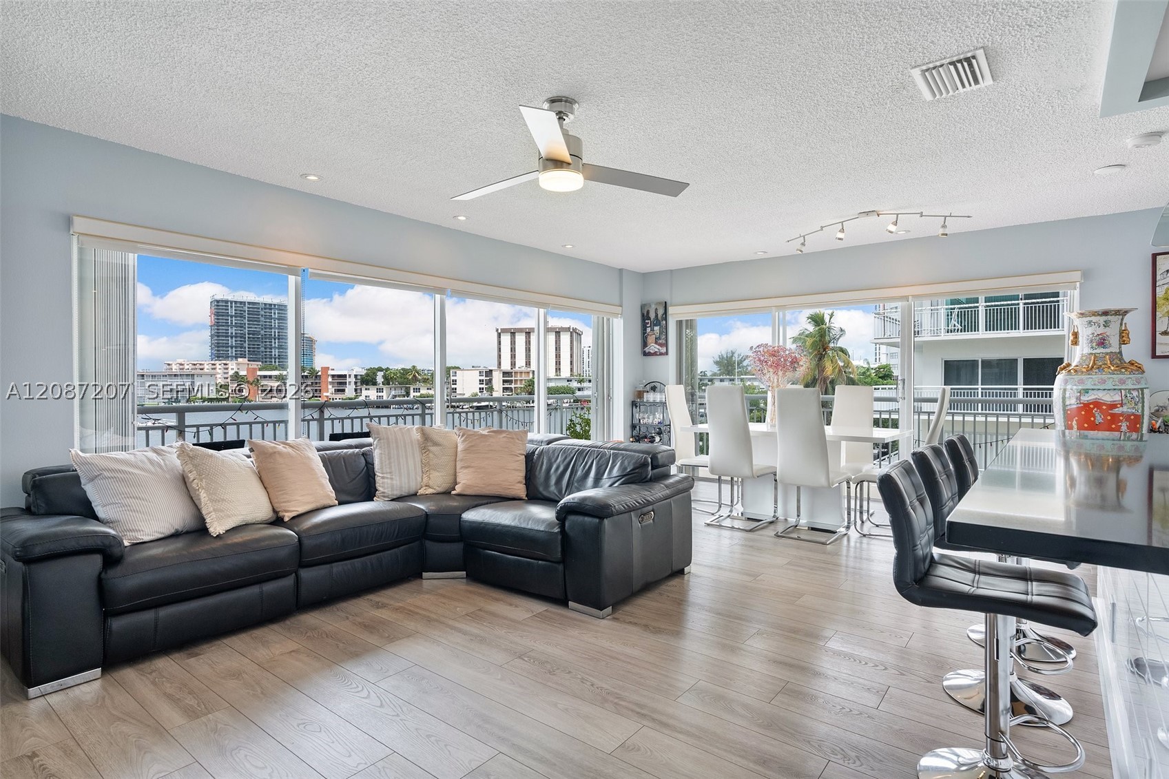 Hallandale Beach photo 3