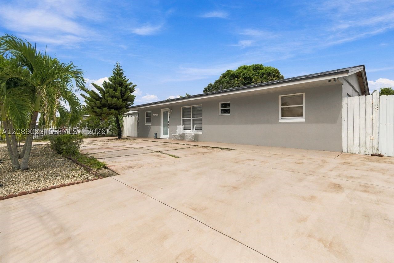 Miami Gardens photo 2