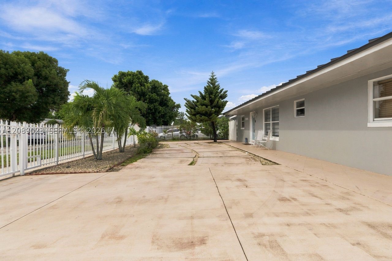 Miami Gardens photo 4