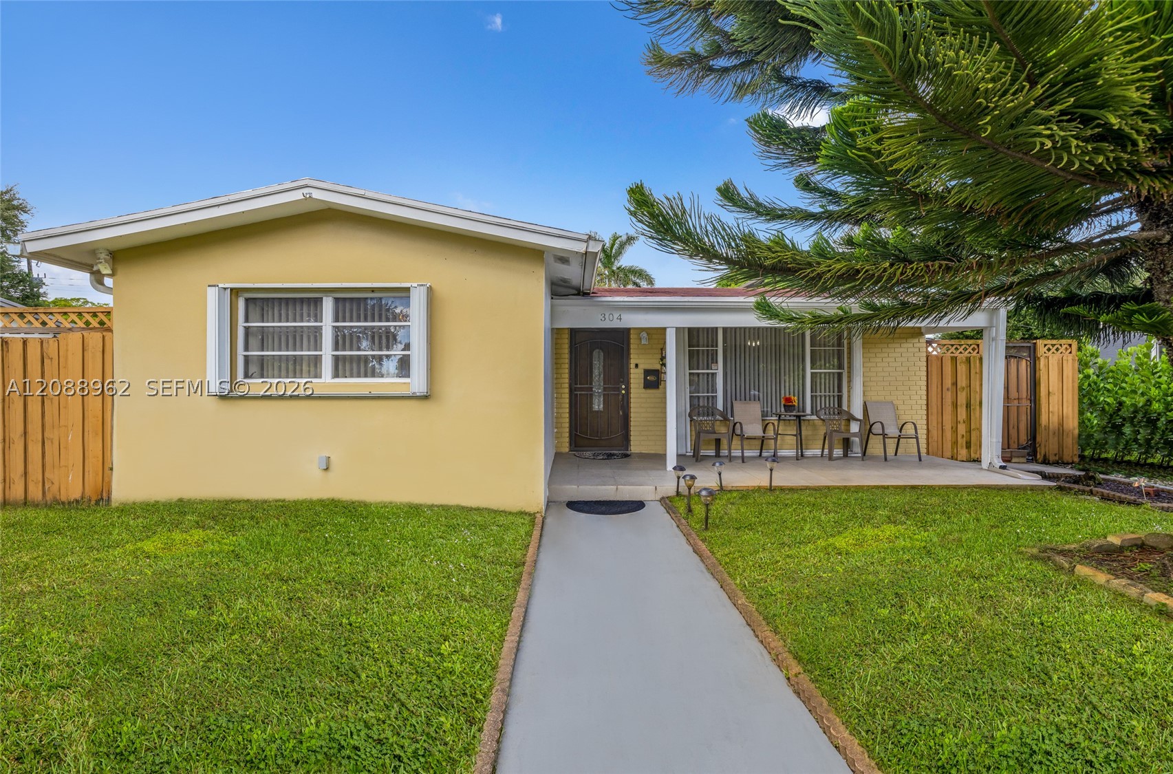 Pembroke Pines photo 2