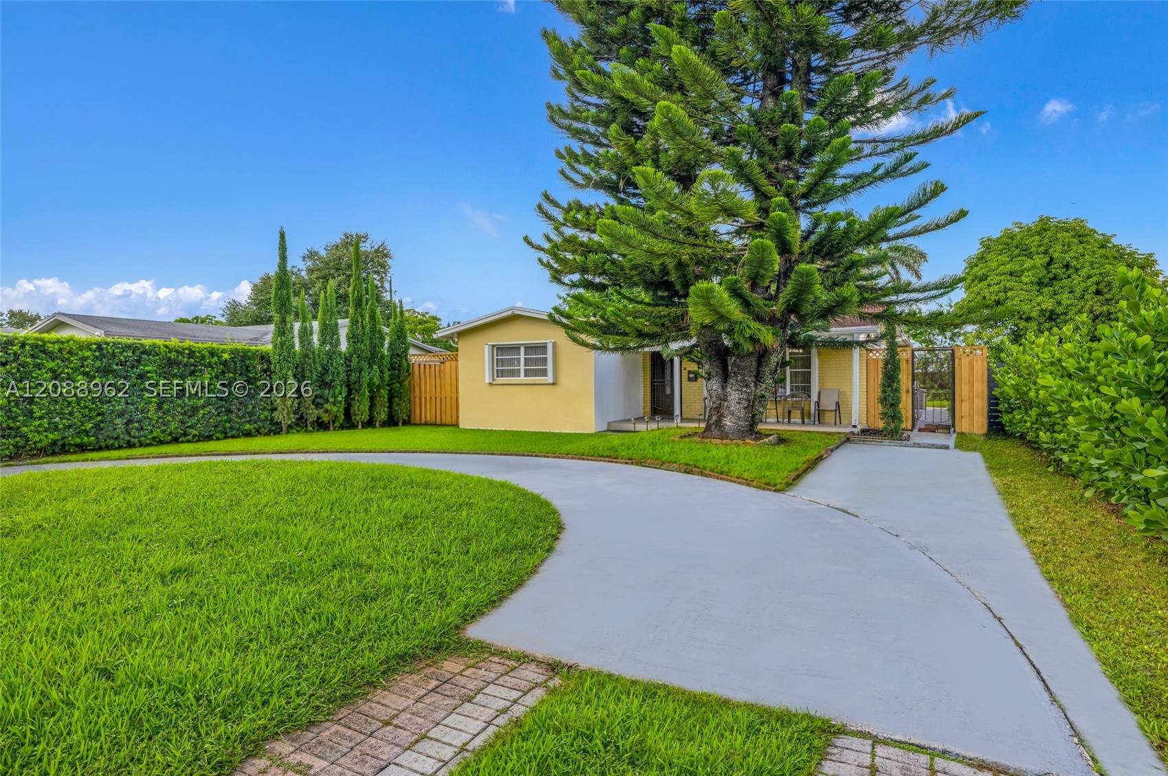 Pembroke Pines photo 3