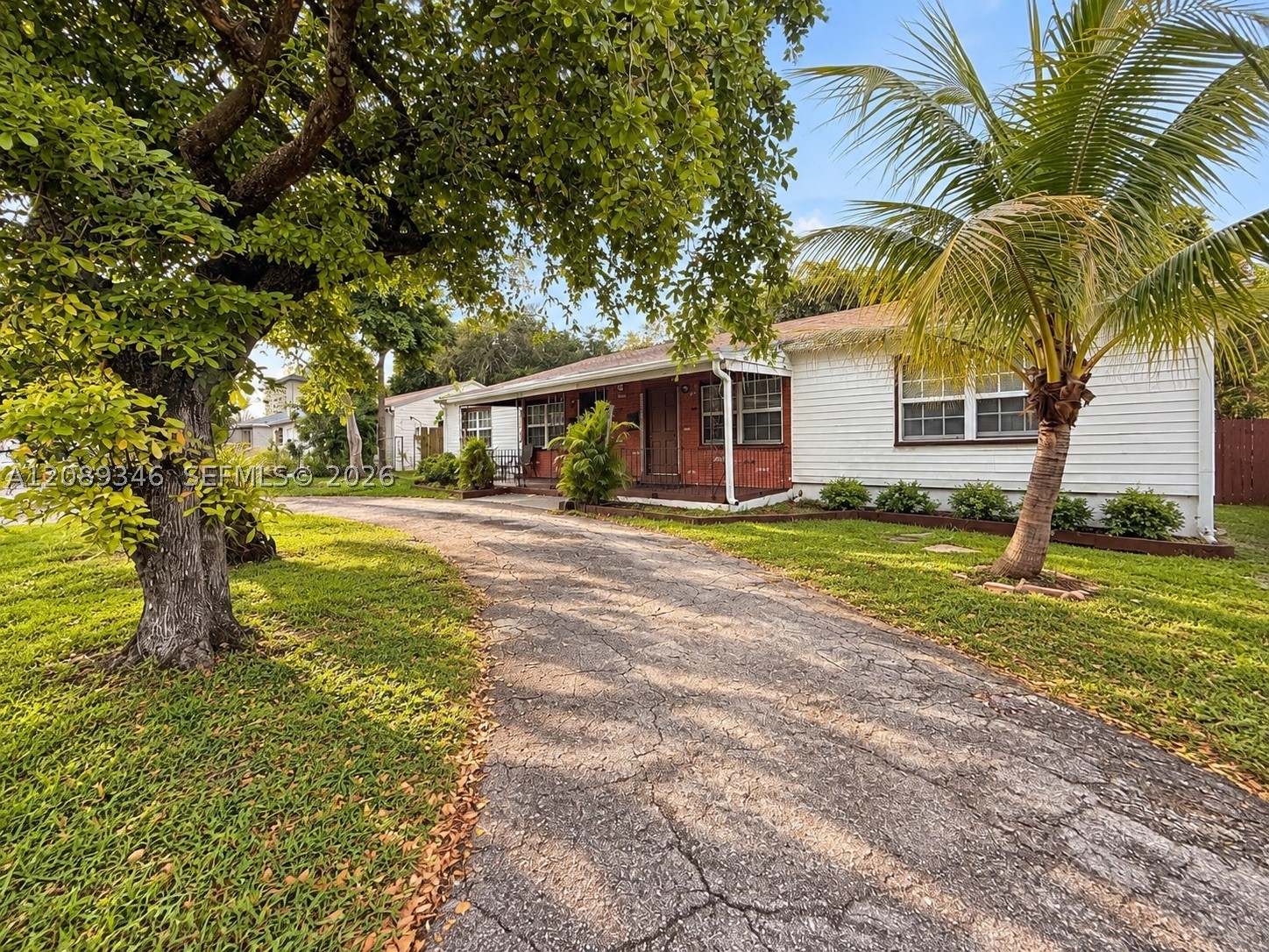 North Miami photo 3
