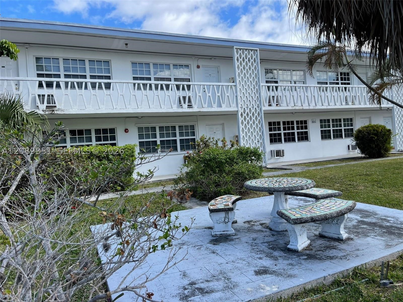 North Miami Beach photo 2