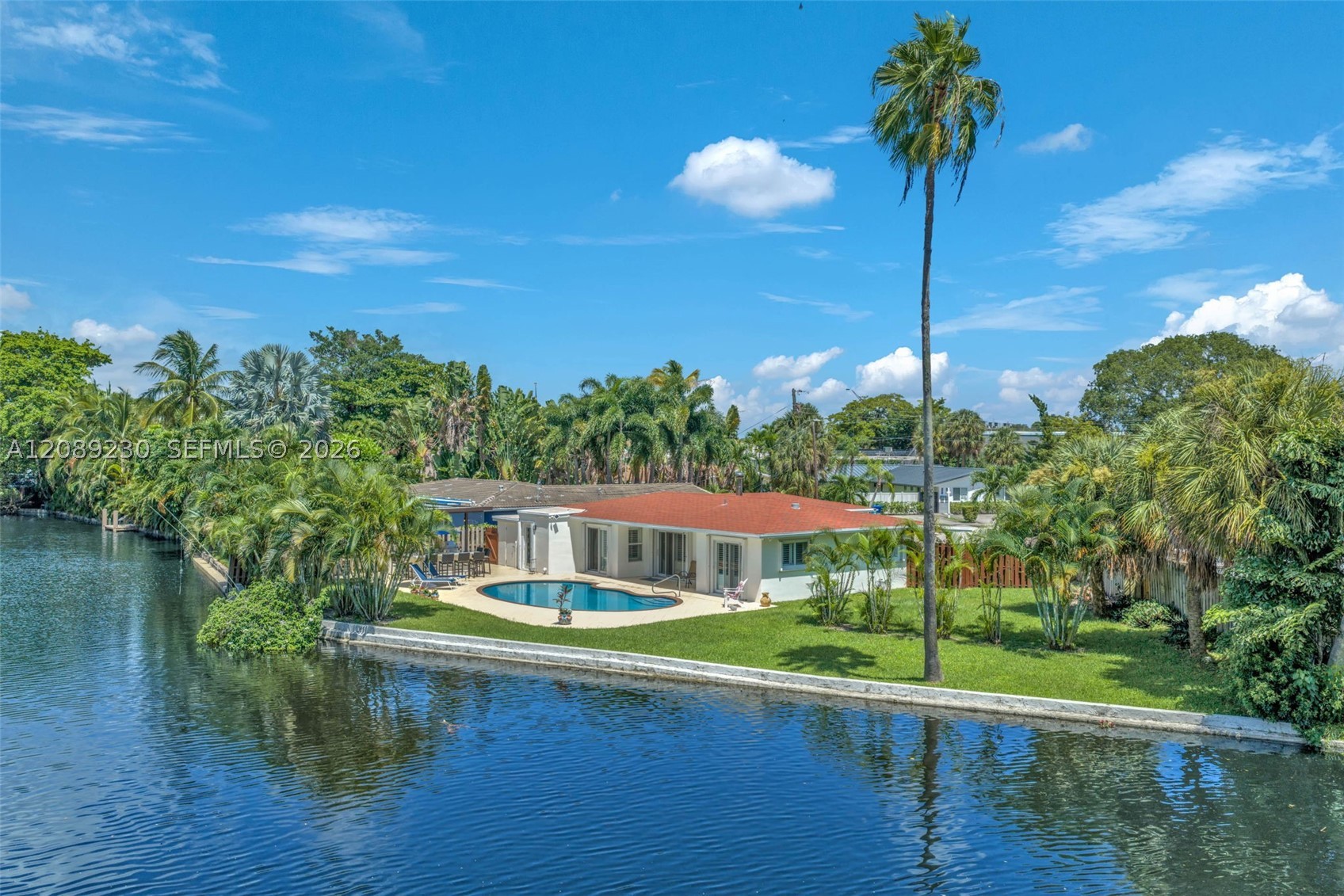 Wilton Manors photo 2