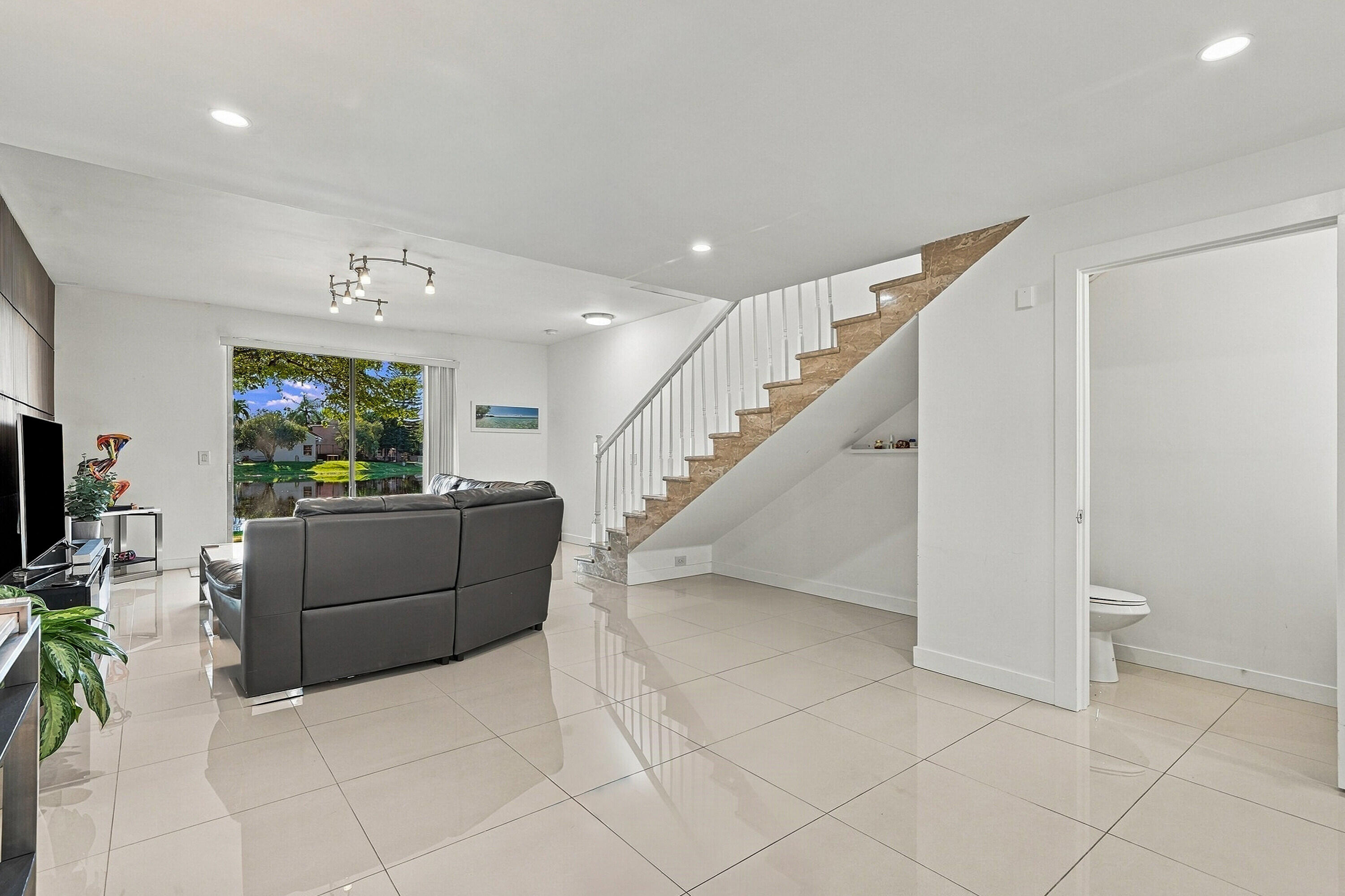 Weston photo 4