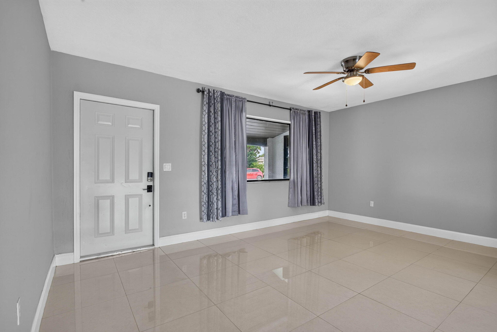 Miramar photo 4