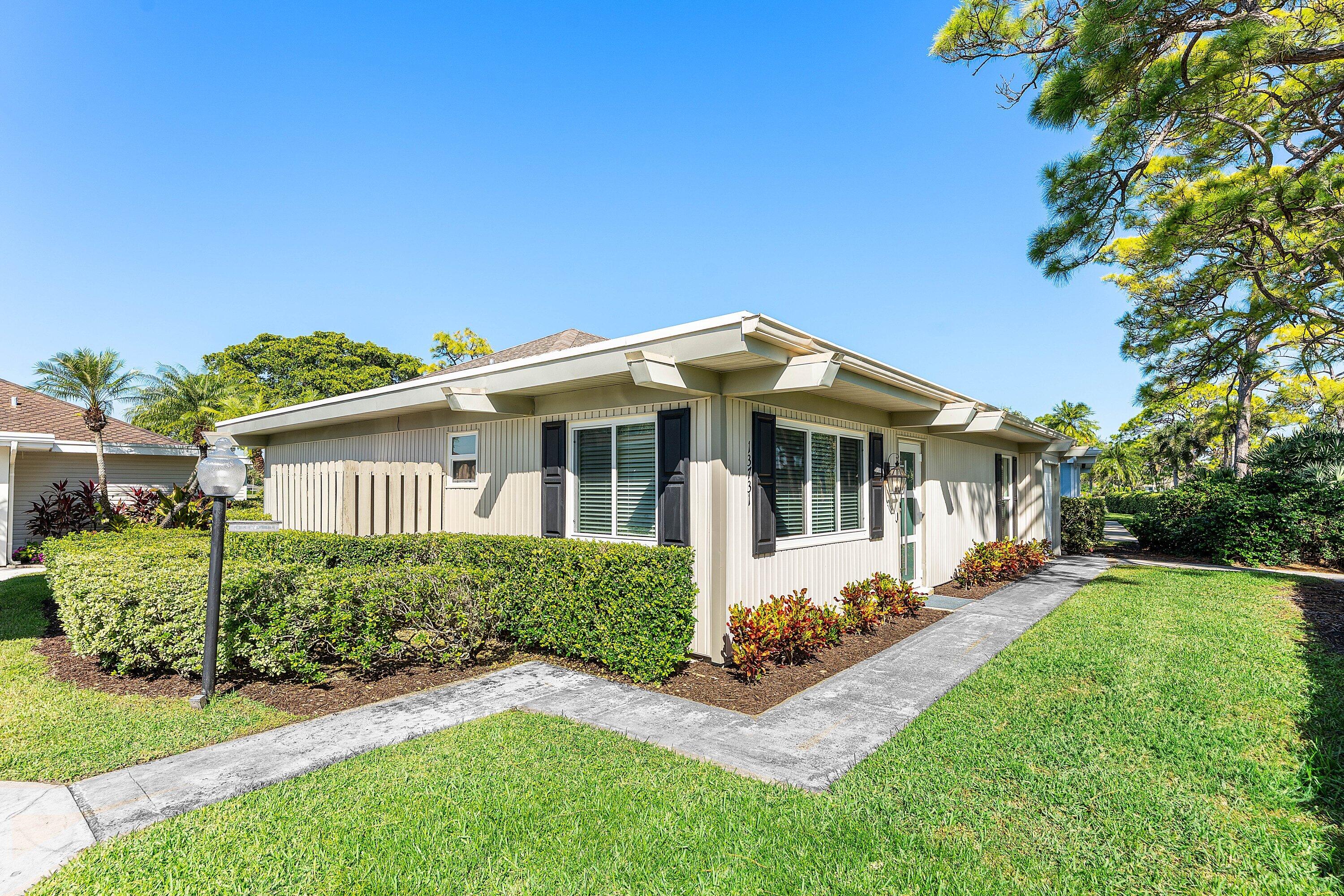 Palm Beach Gardens photo 2