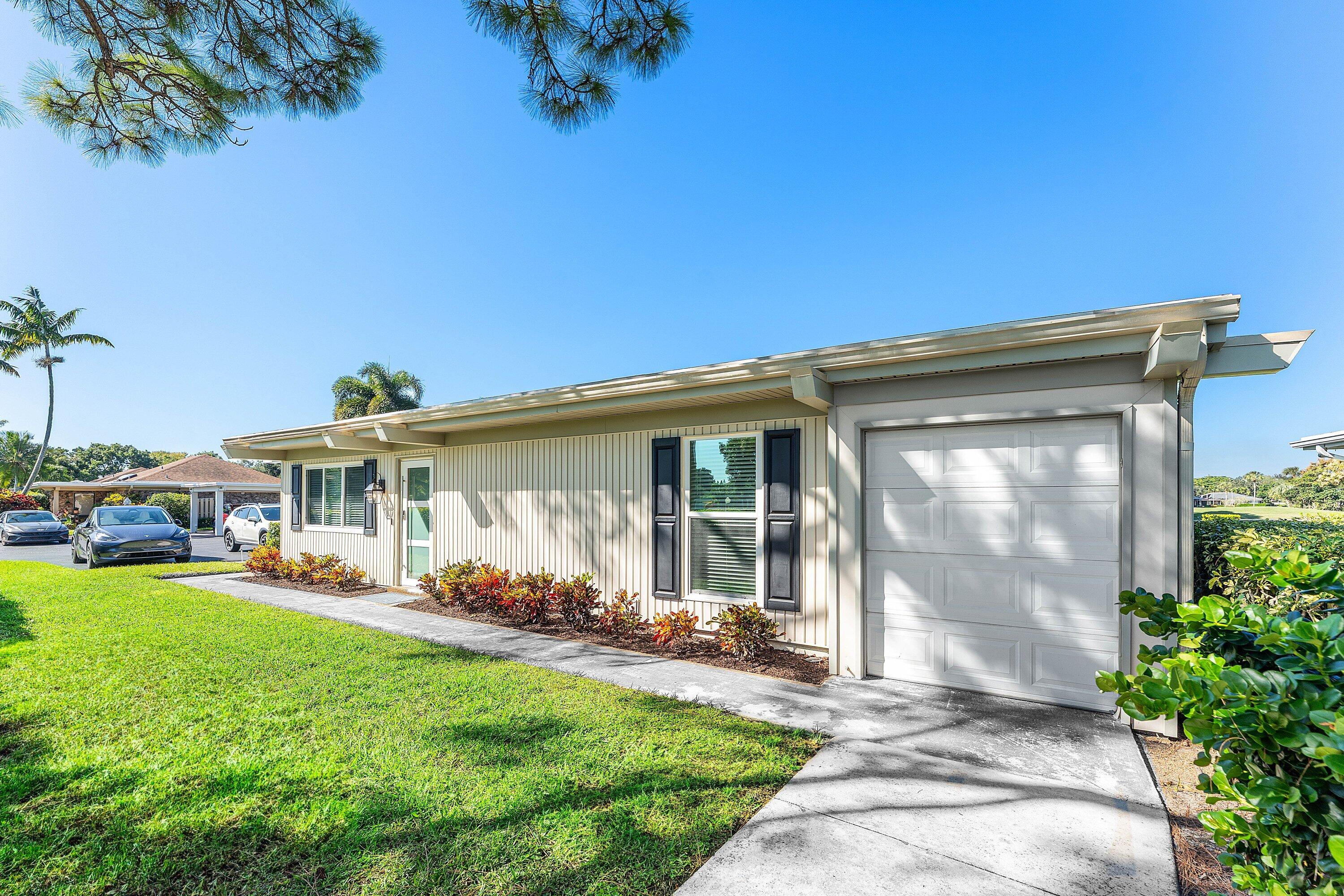 Palm Beach Gardens photo 3