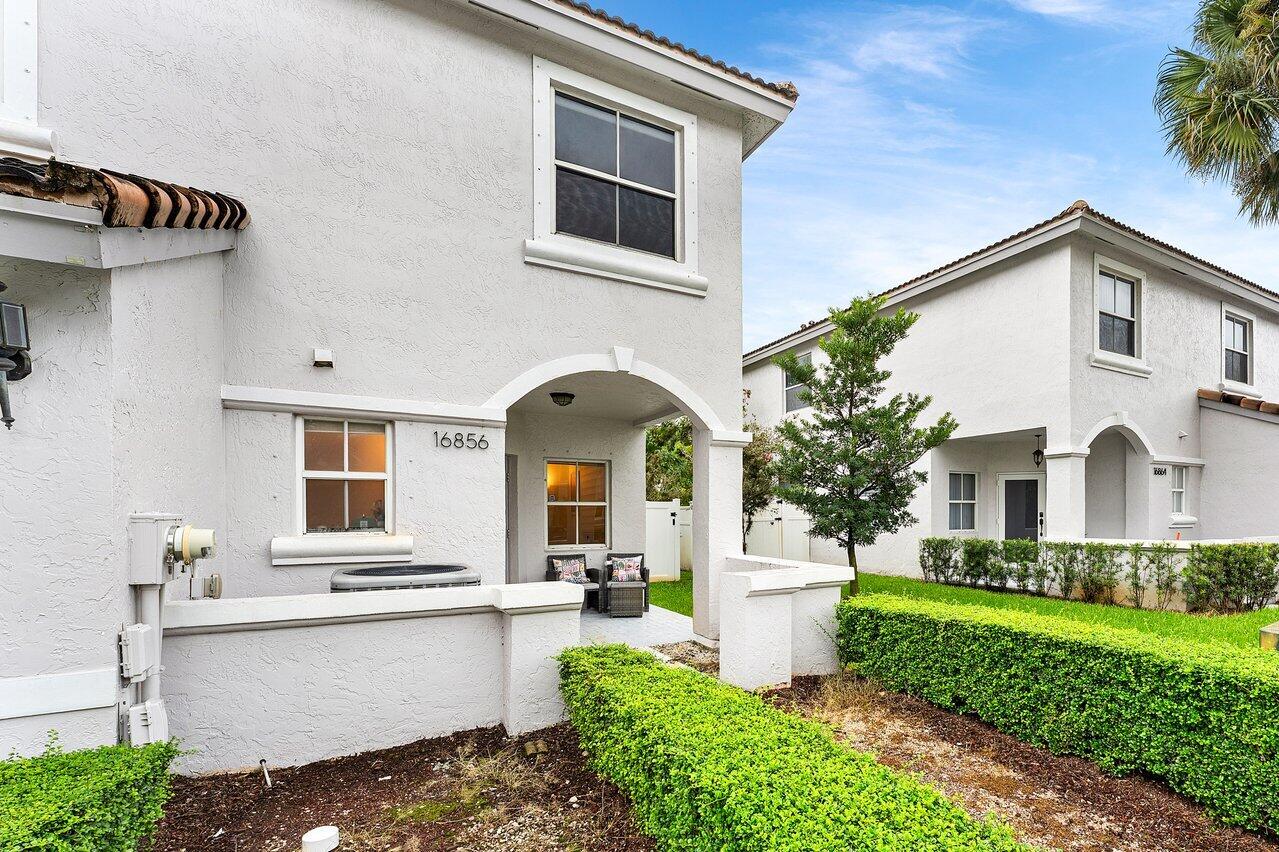 Pembroke Pines photo 3