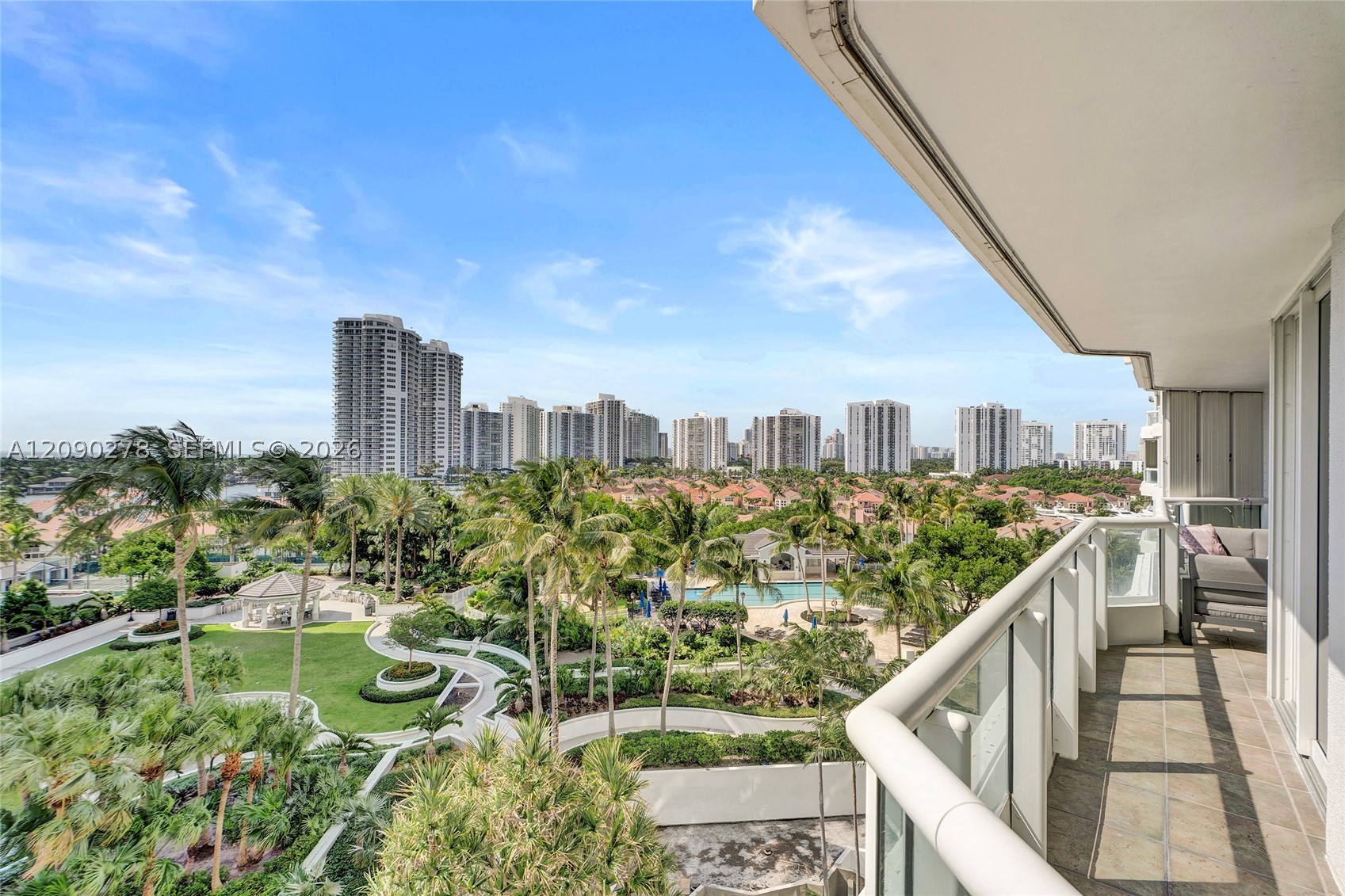Aventura photo 3